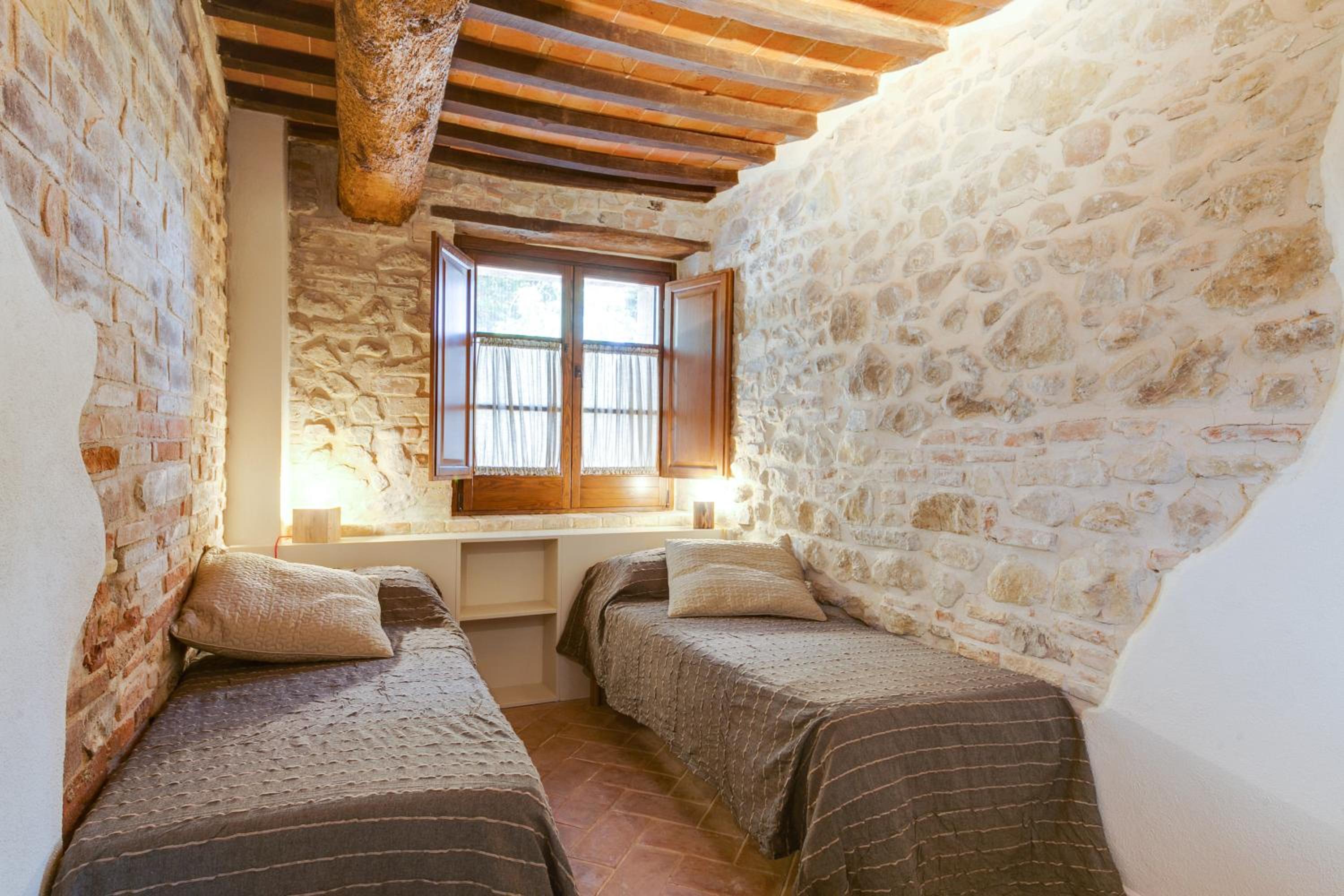 Umbria Country Shelter