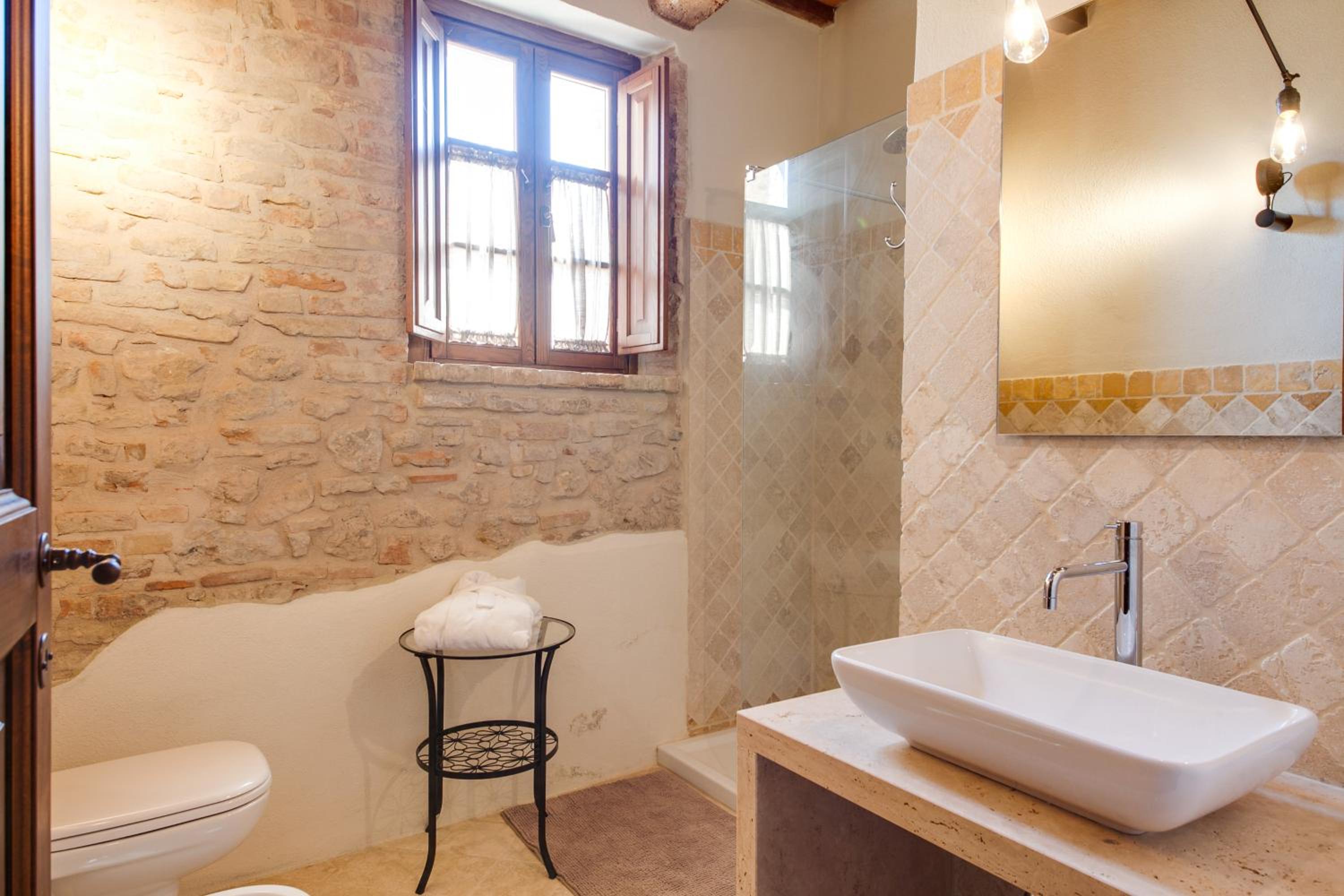 Umbria Country Shelter