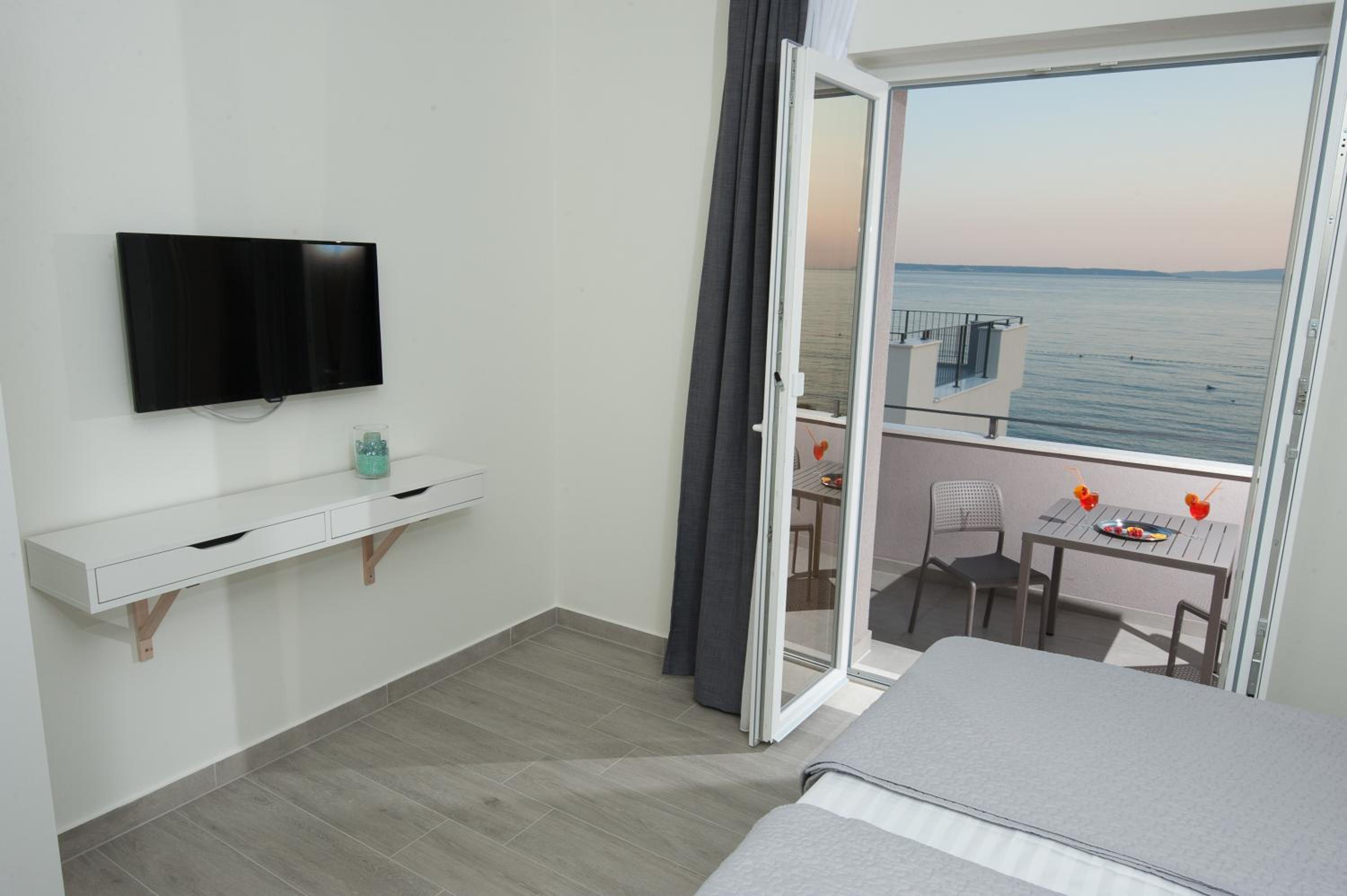 Seaside Luxury Suites