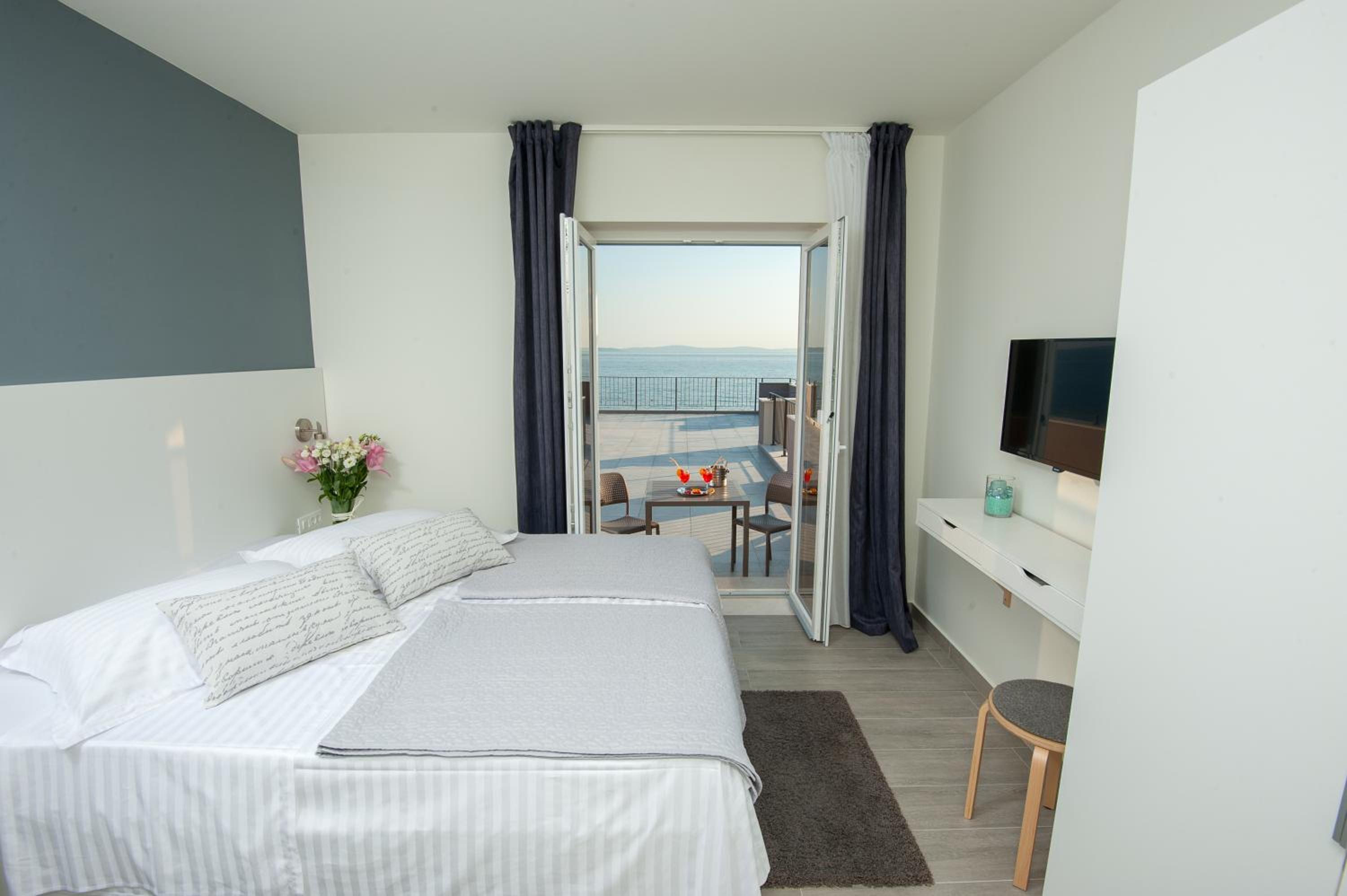 Seaside Luxury Suites