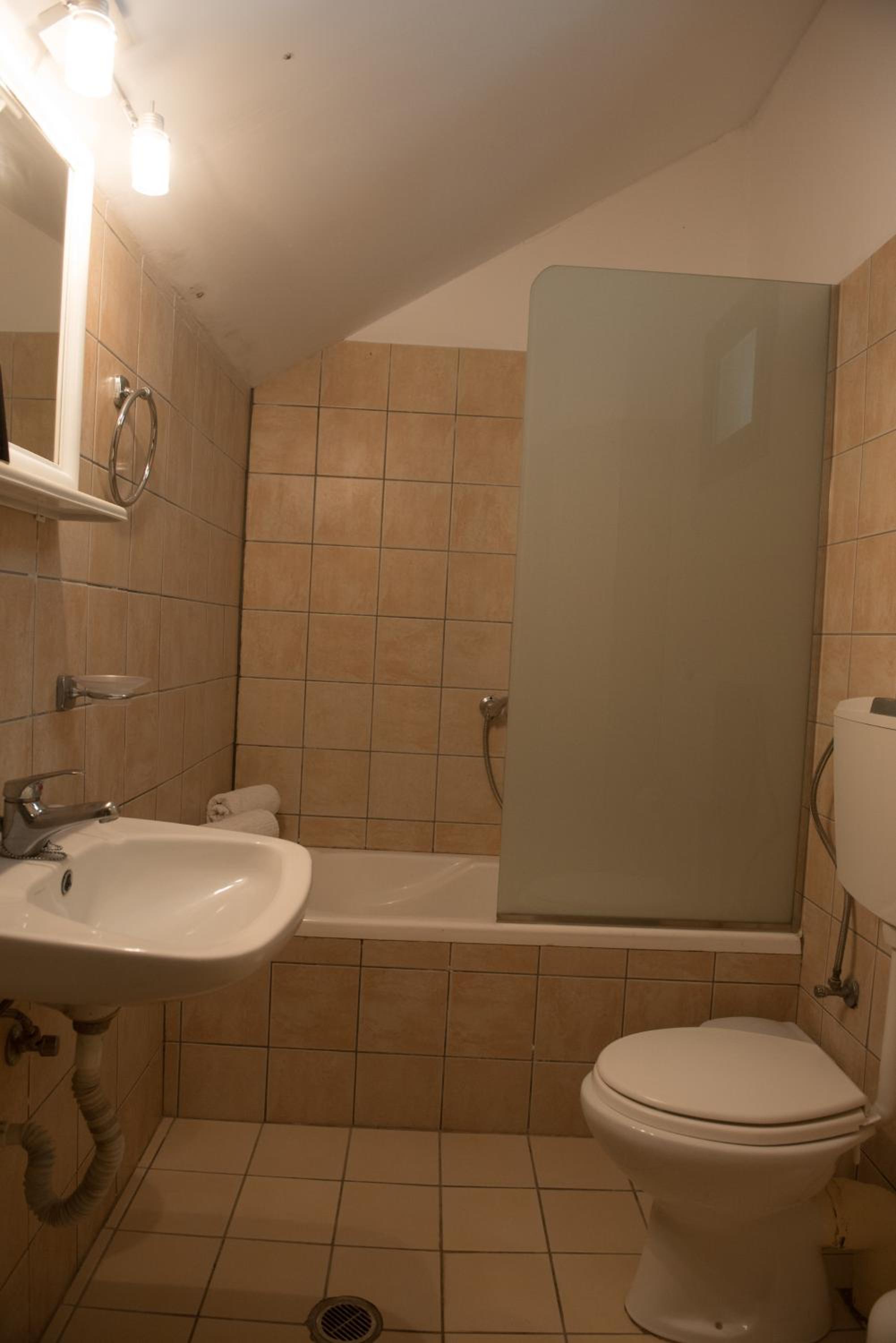 Photo 28