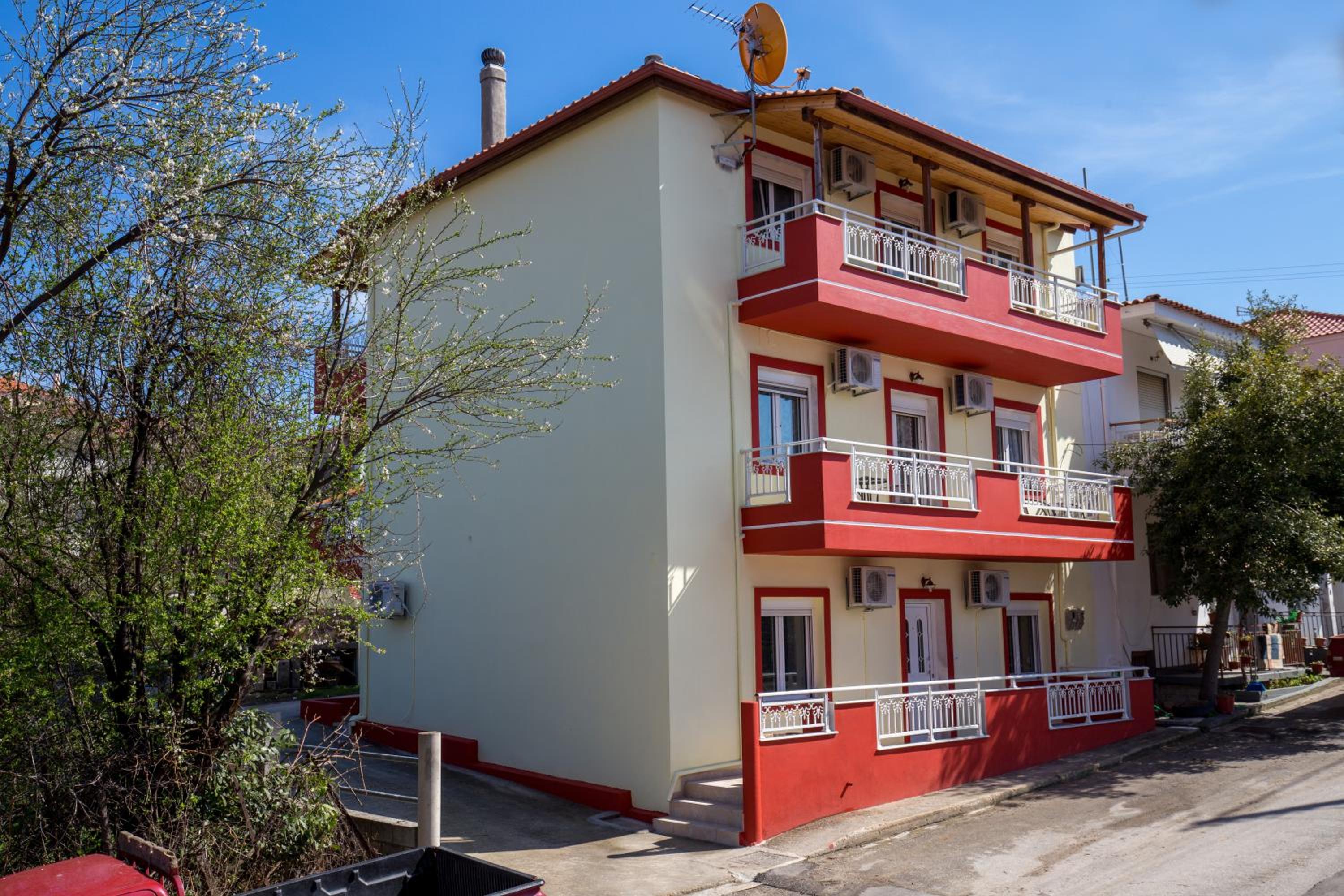 Grande Apartments