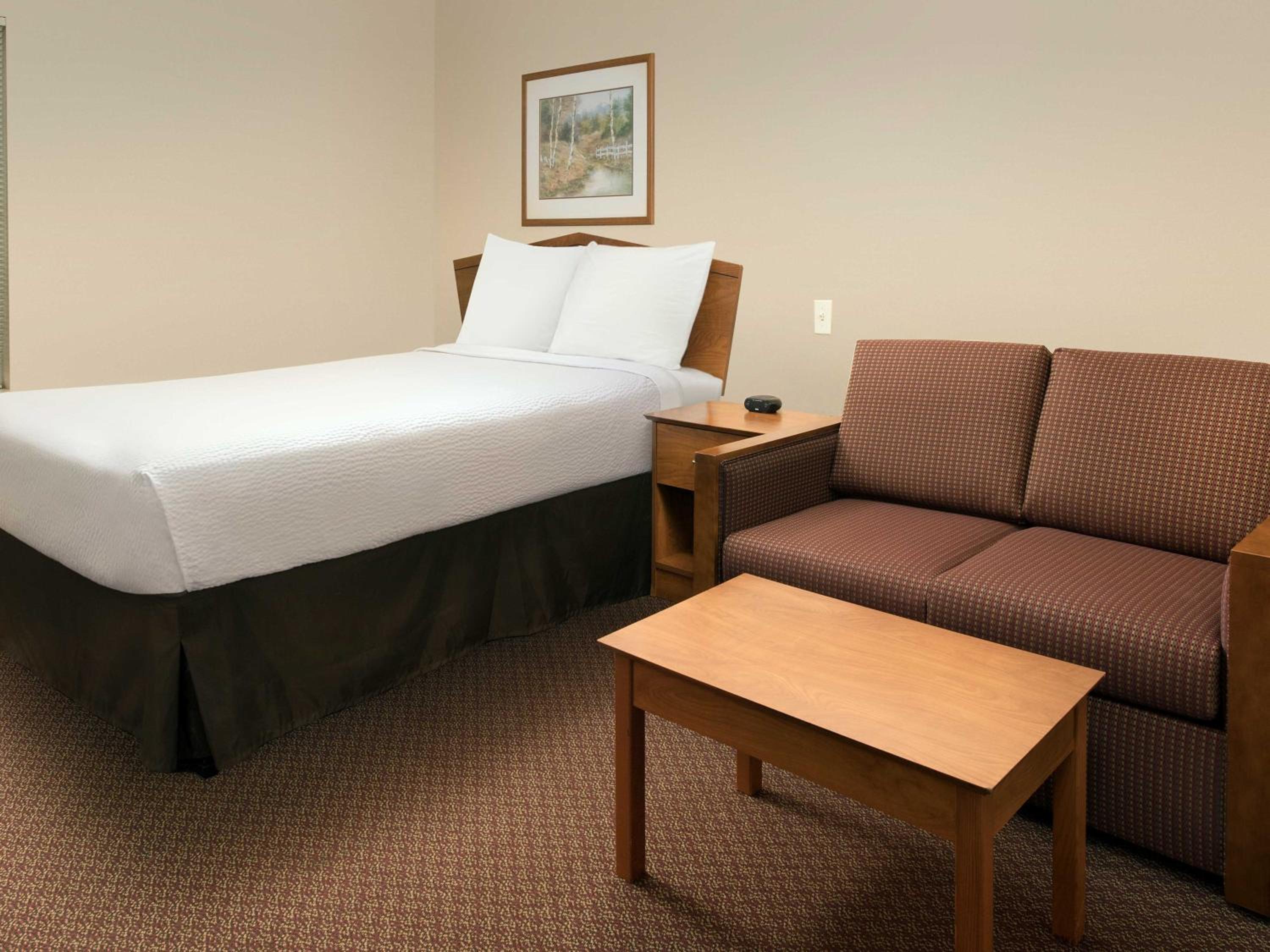 WoodSpring Suites Kansas City Lenexa - Property Image 8