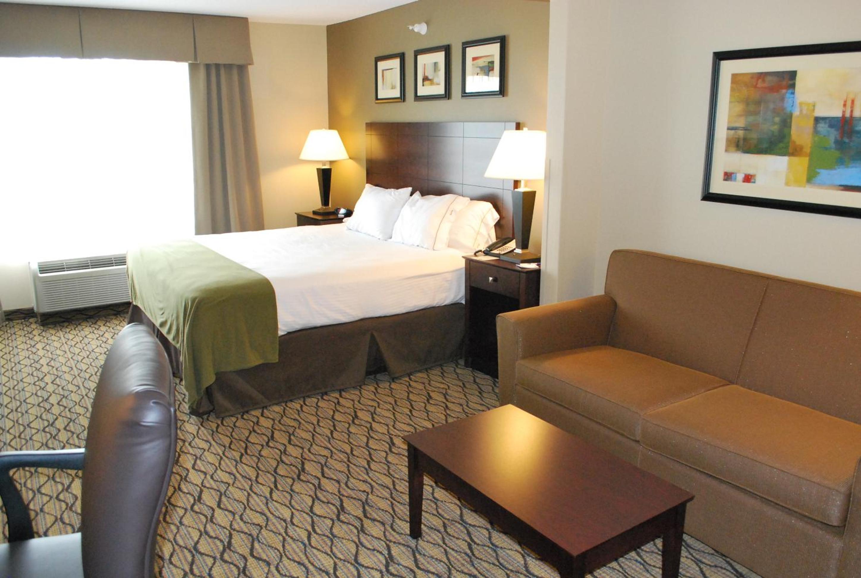Bloomington Vacations - Holiday Inn Express Bloomington West, an IHG Hotel - Property Image 29