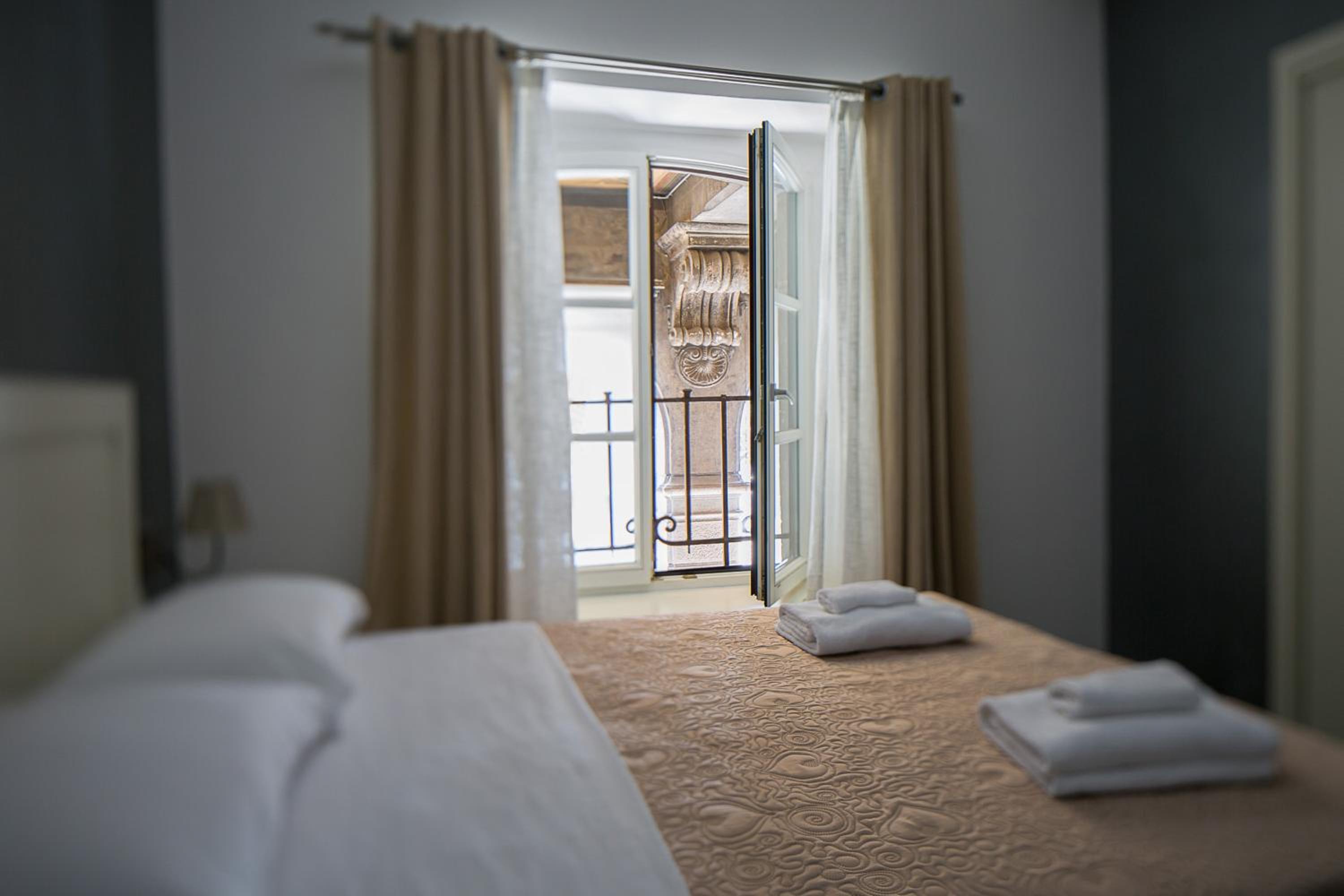 Vela Rooms