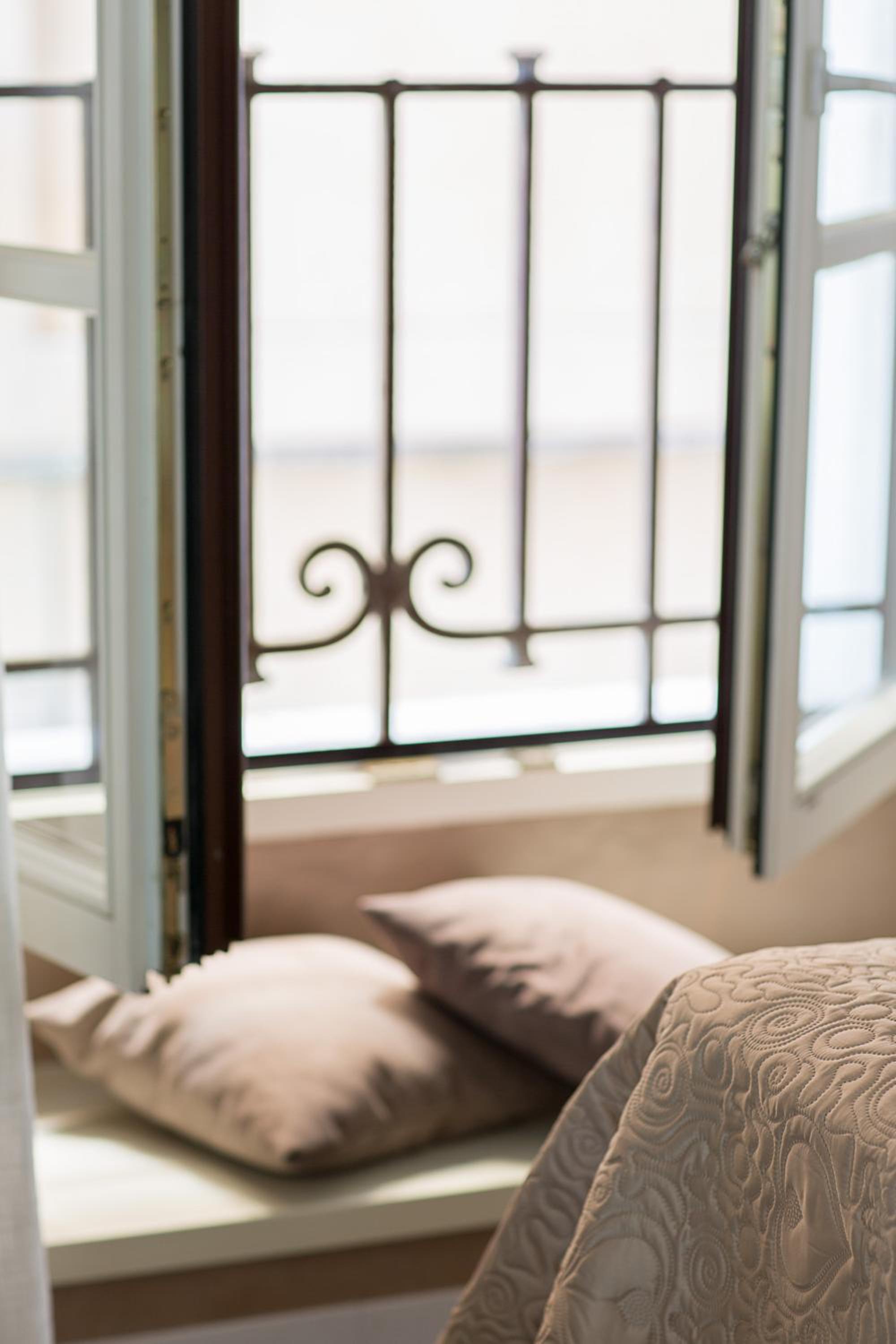 Vela Rooms