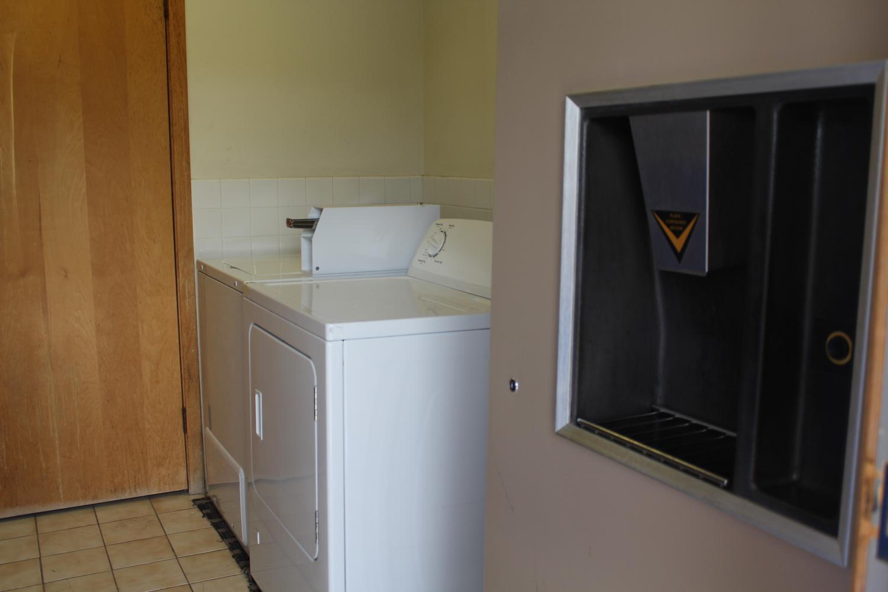 Budget Host Inn Fridley - Property Image 13