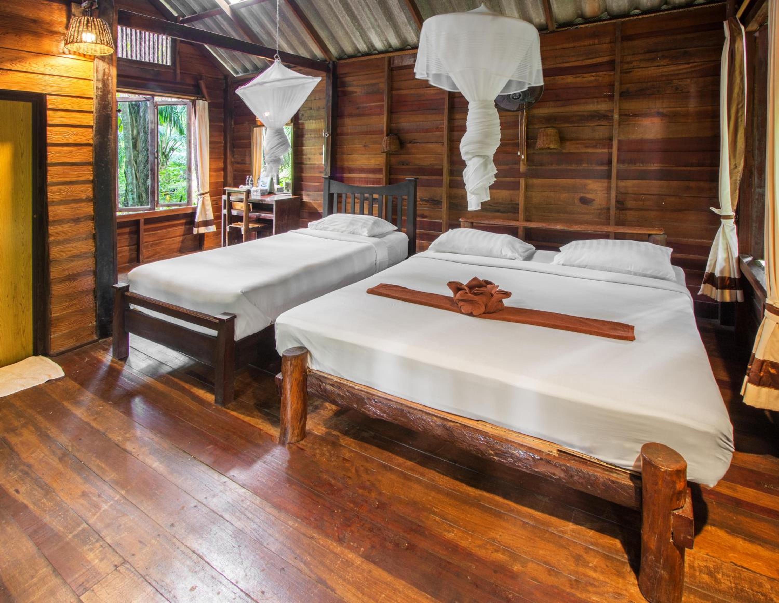 Khao Sok Riverside Cottages