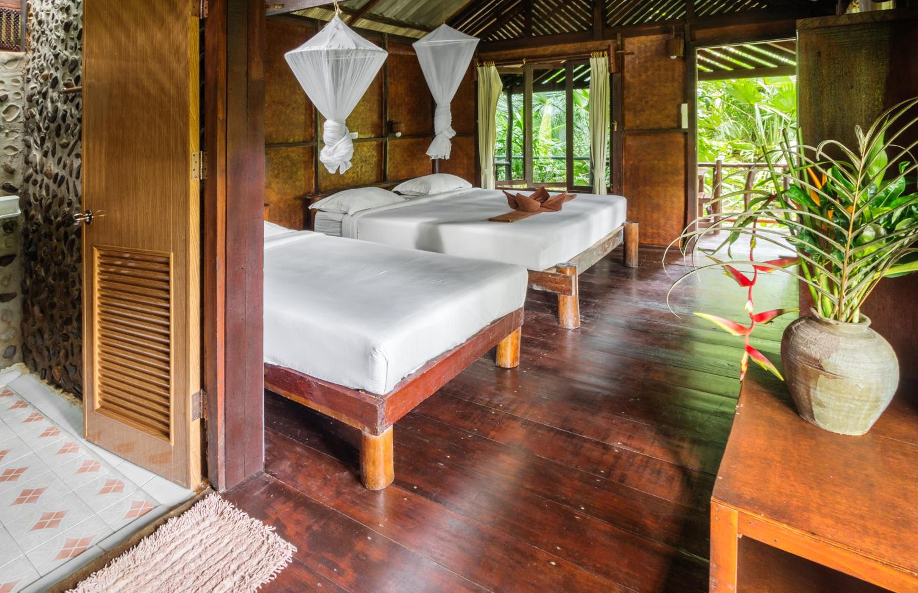 Khao Sok Riverside Cottages