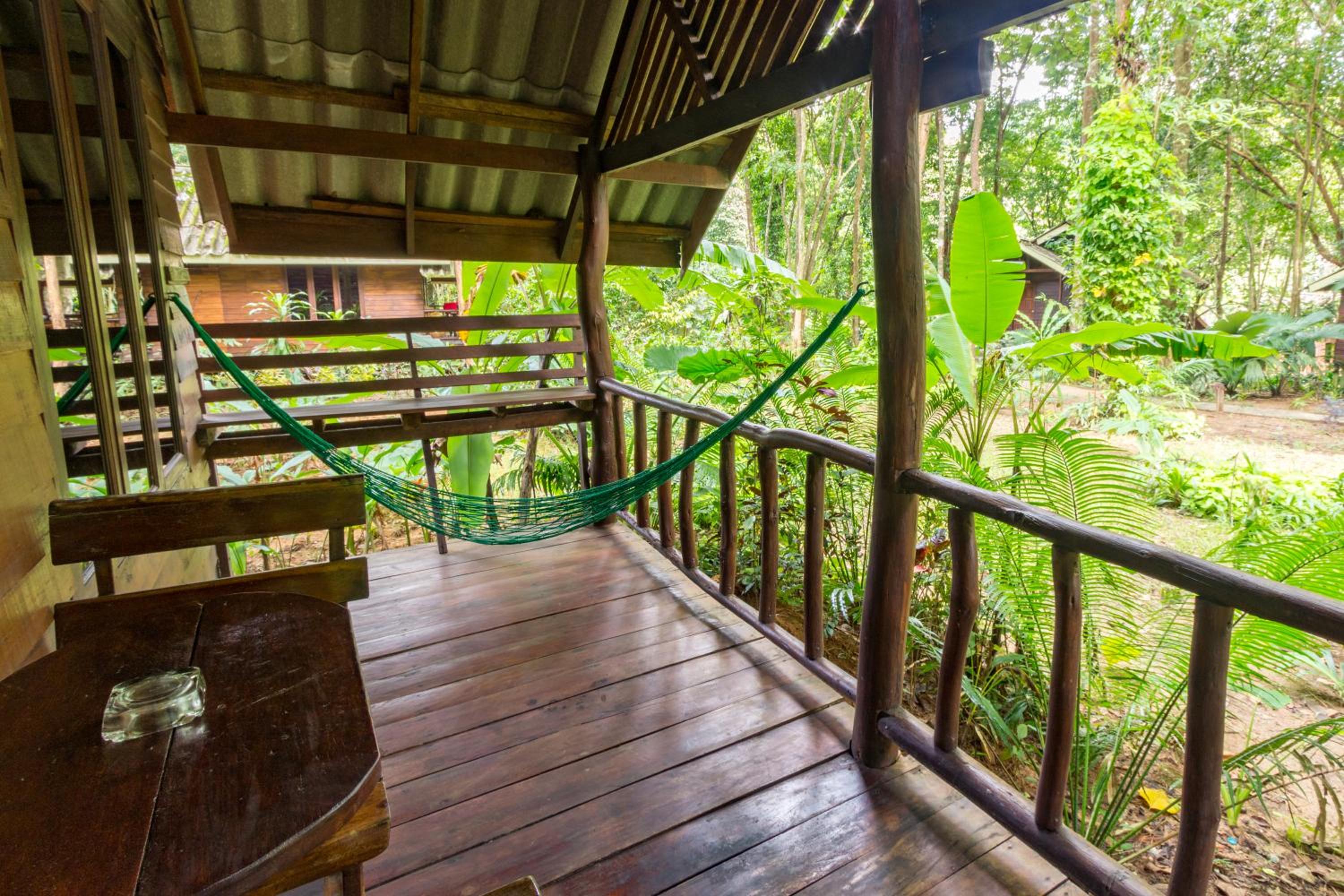 Khao Sok Riverside Cottages