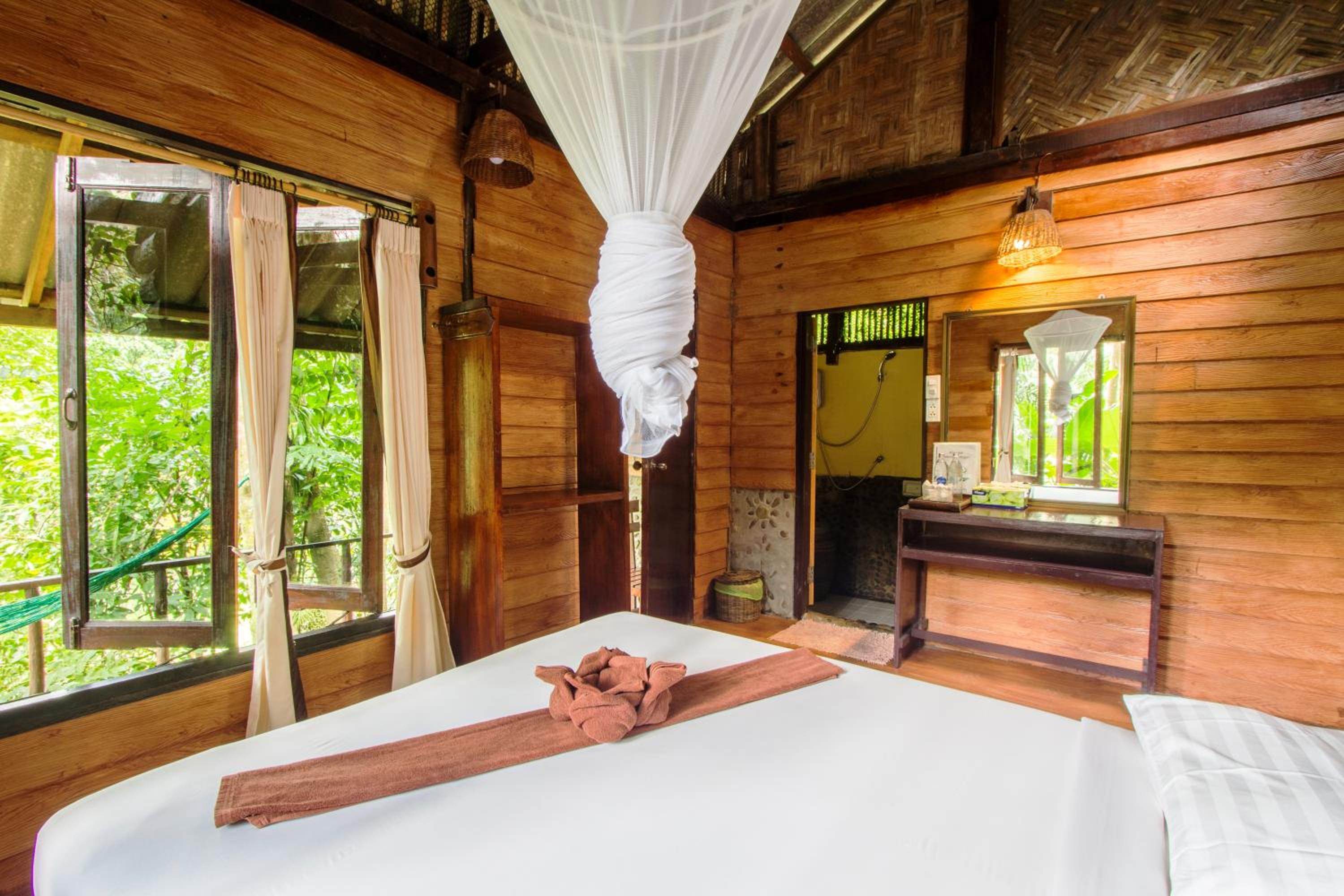 Khao Sok Riverside Cottages