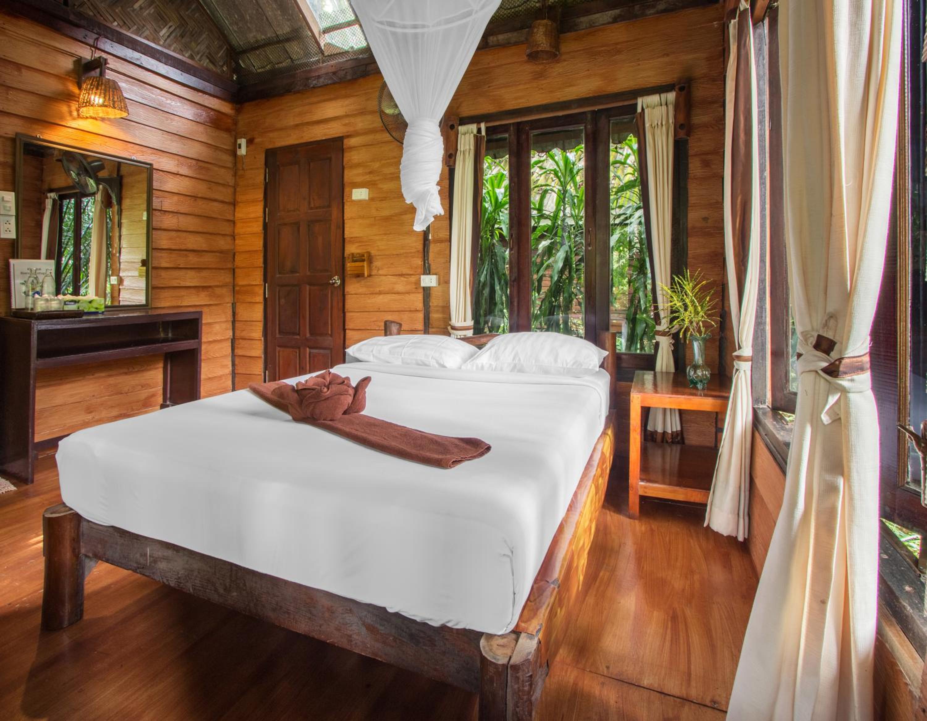 Khao Sok Riverside Cottages