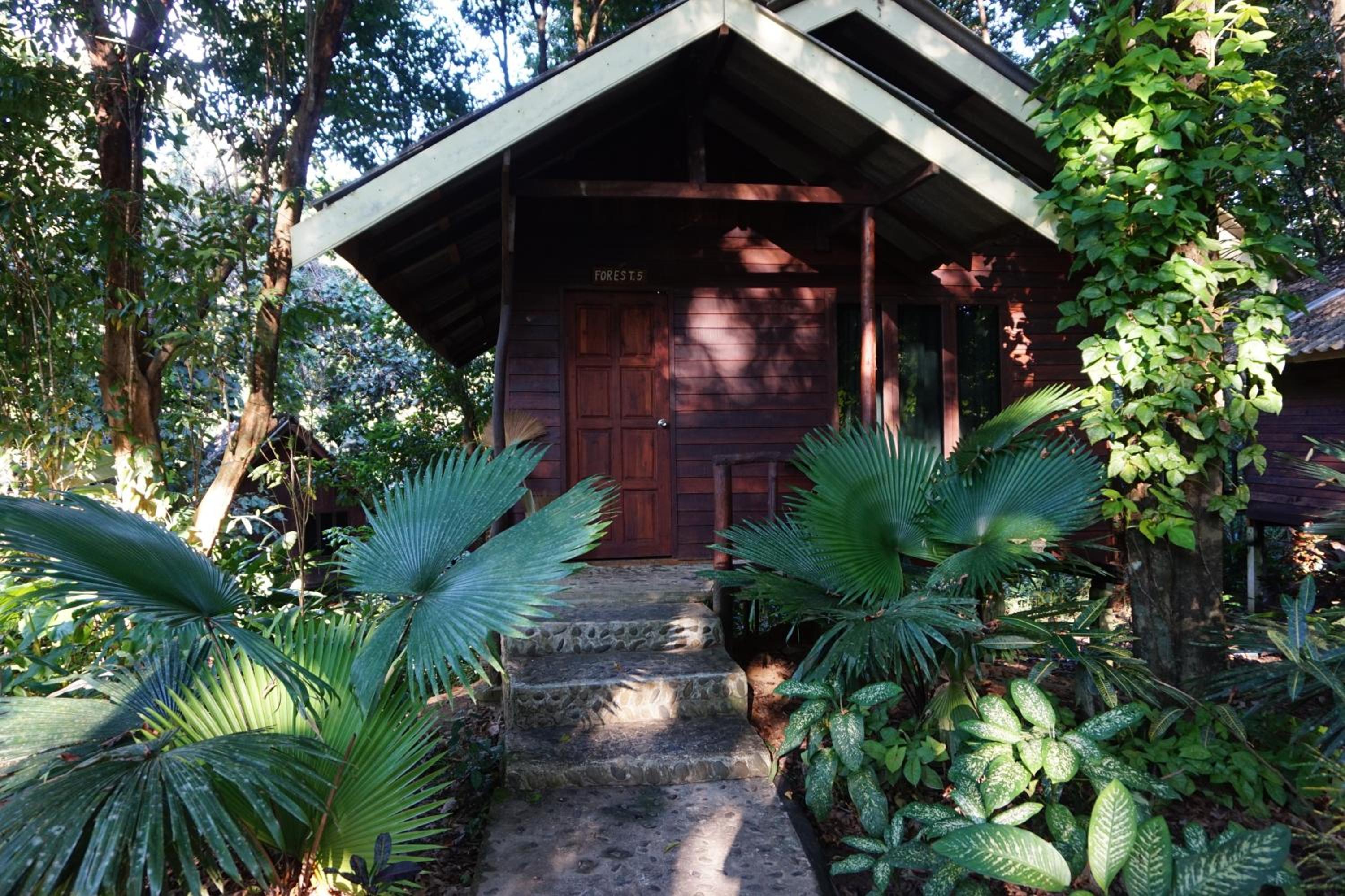 Khao Sok Riverside Cottages
