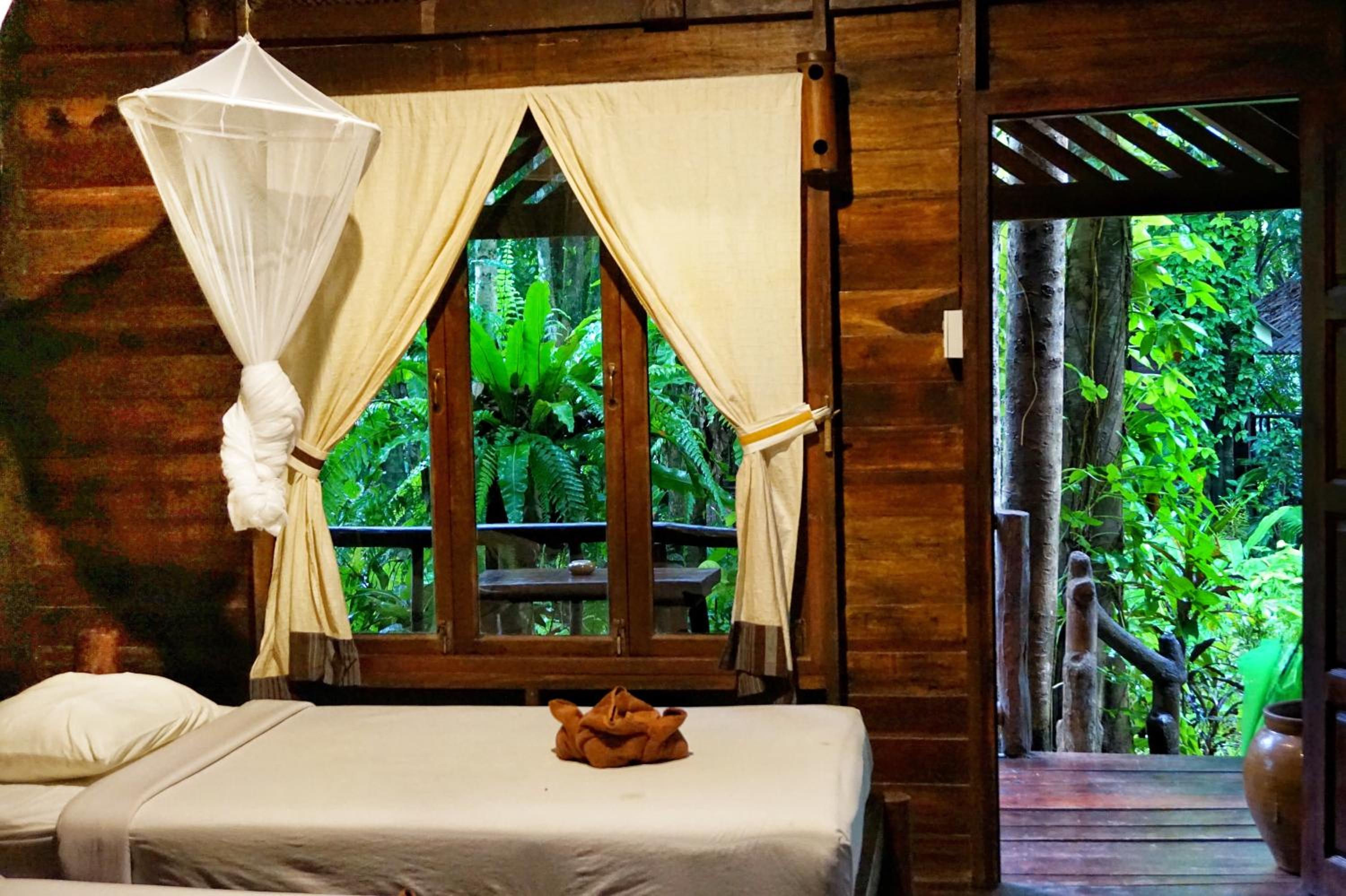 Khao Sok Riverside Cottages