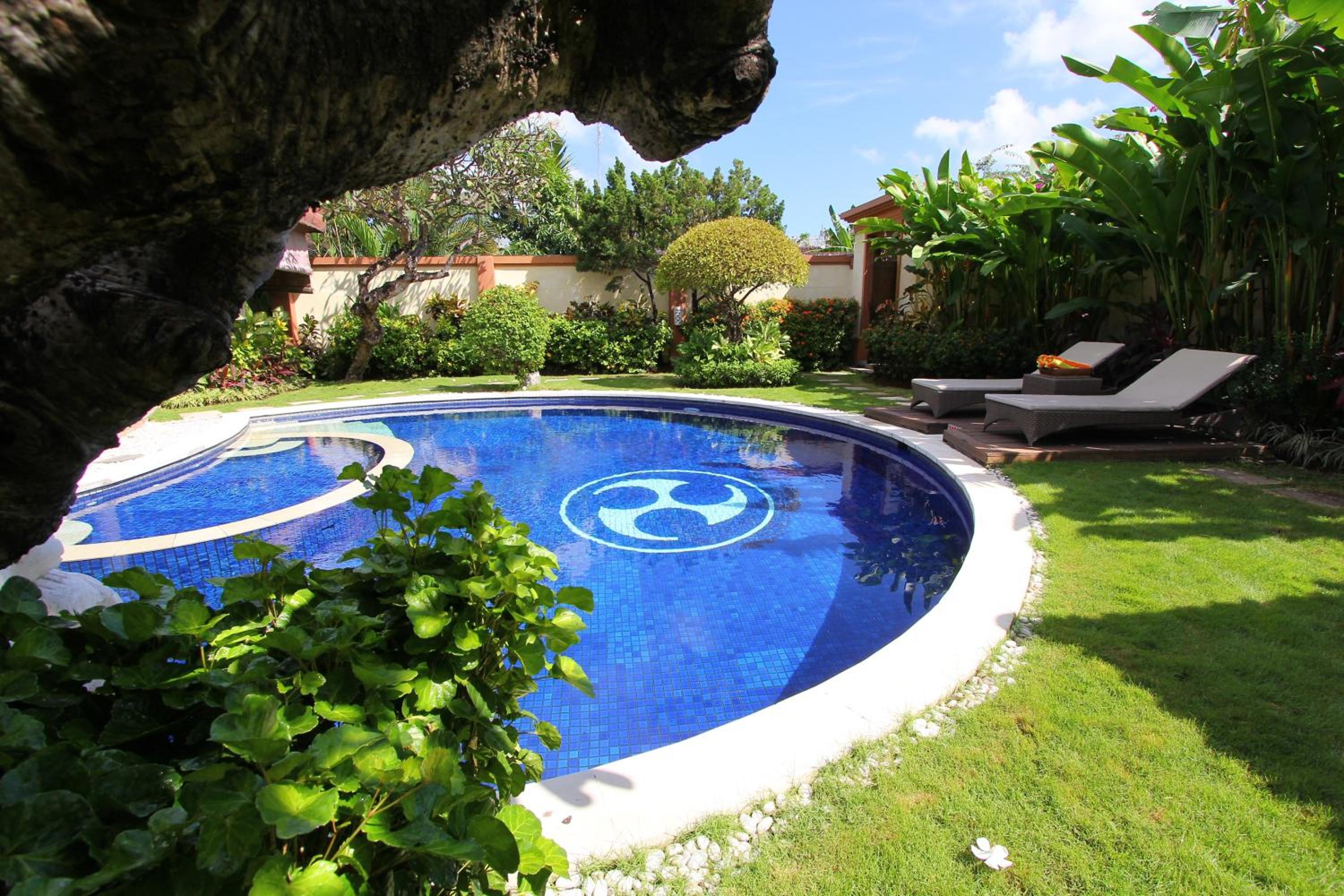 Heliconia Villa