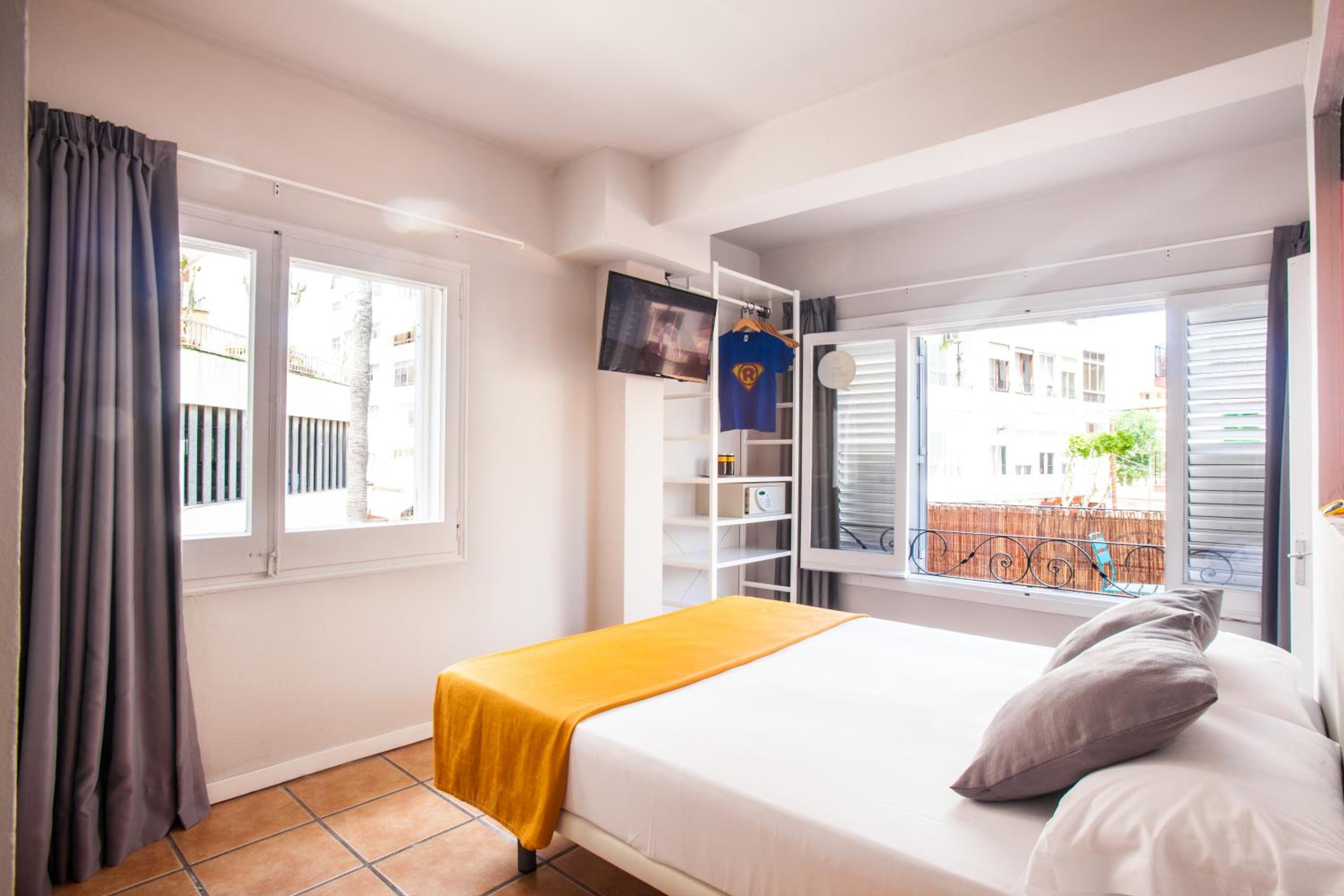 Ten Hostel