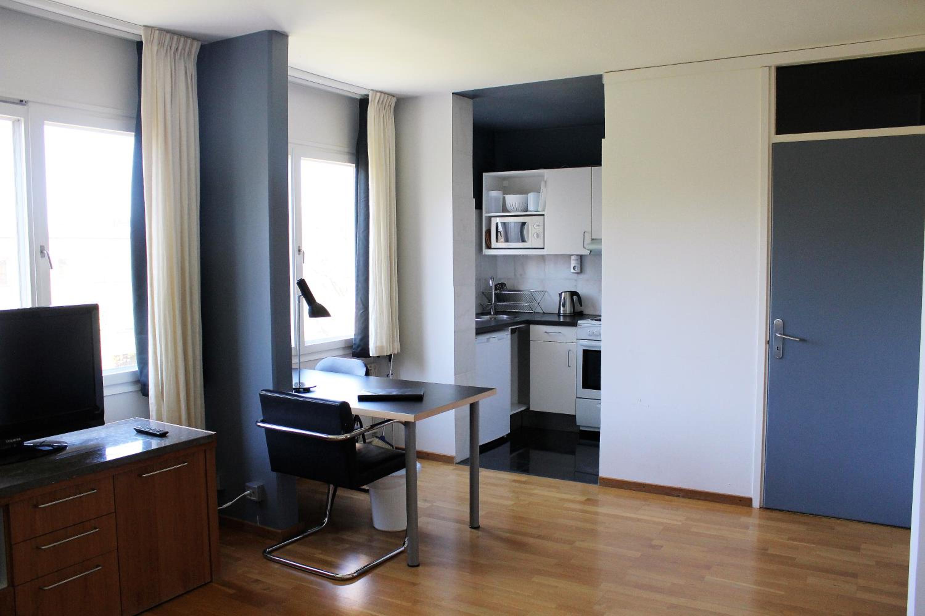 Photo 9