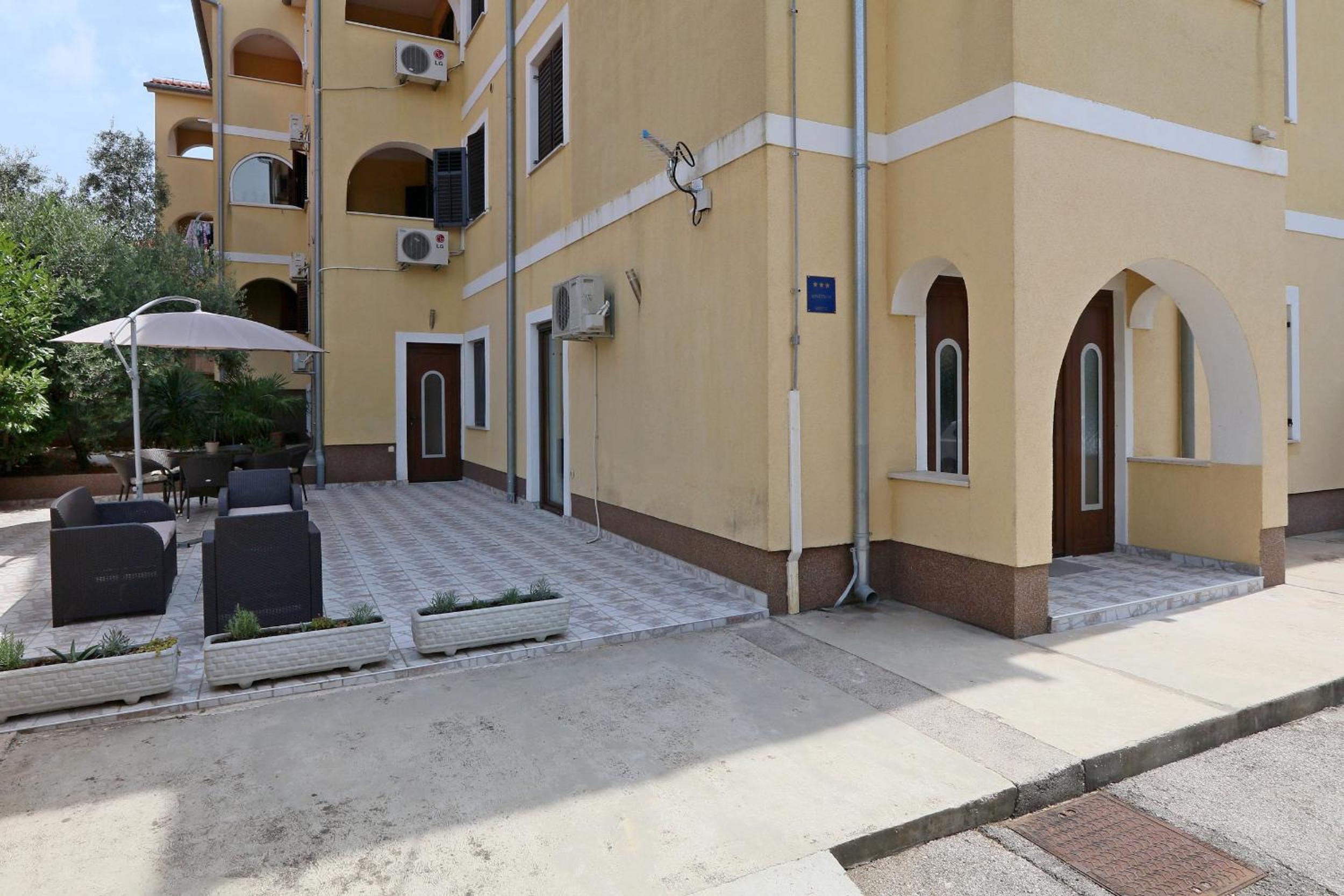 Apartments Intiv view 2