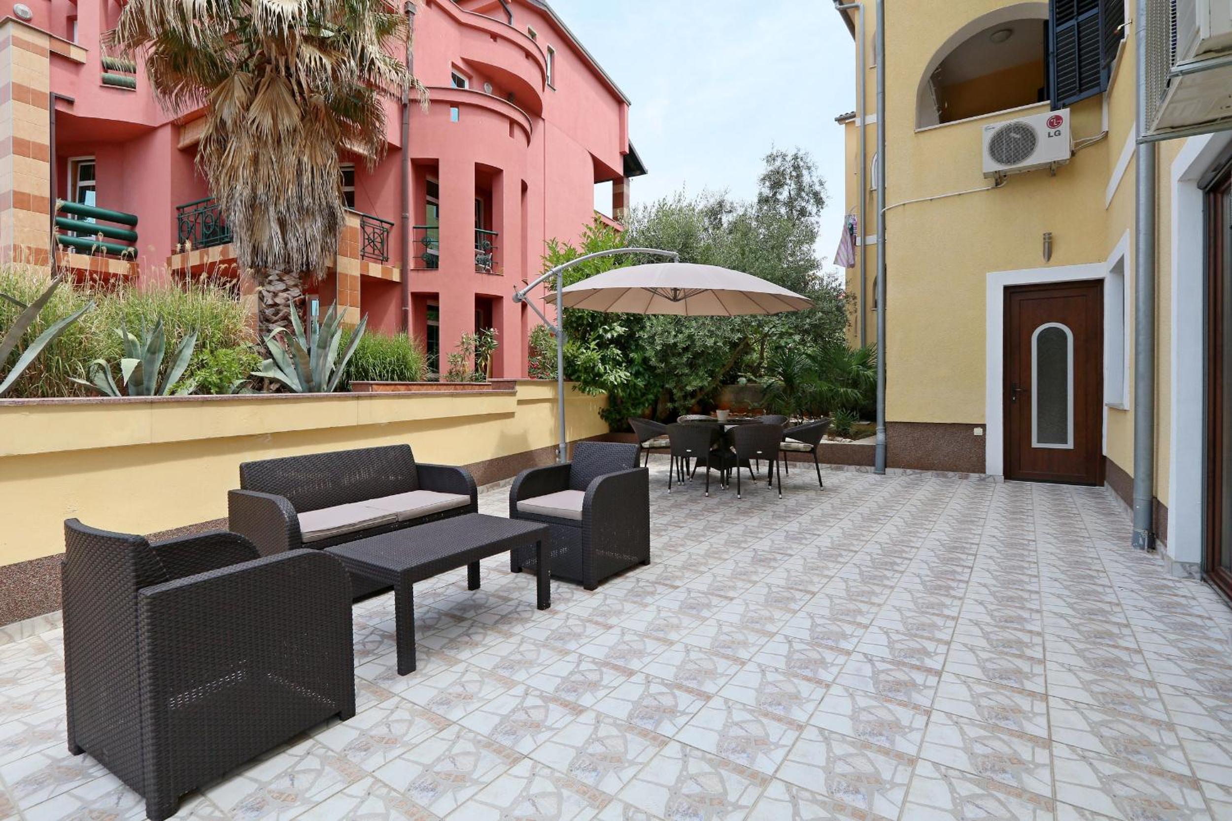 Apartments Intiv view 4