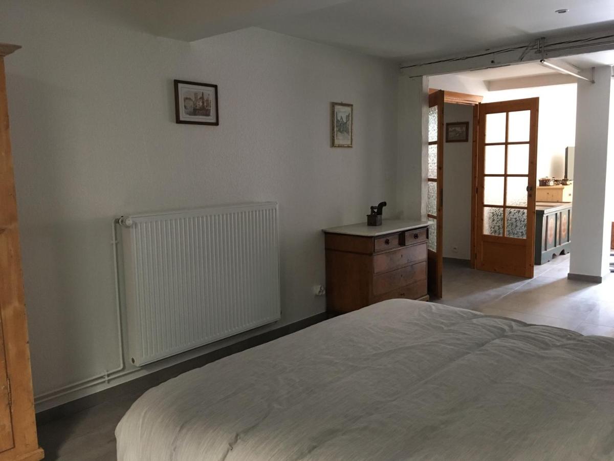 Le P'retzel  Le Sticksy - Property Image 1