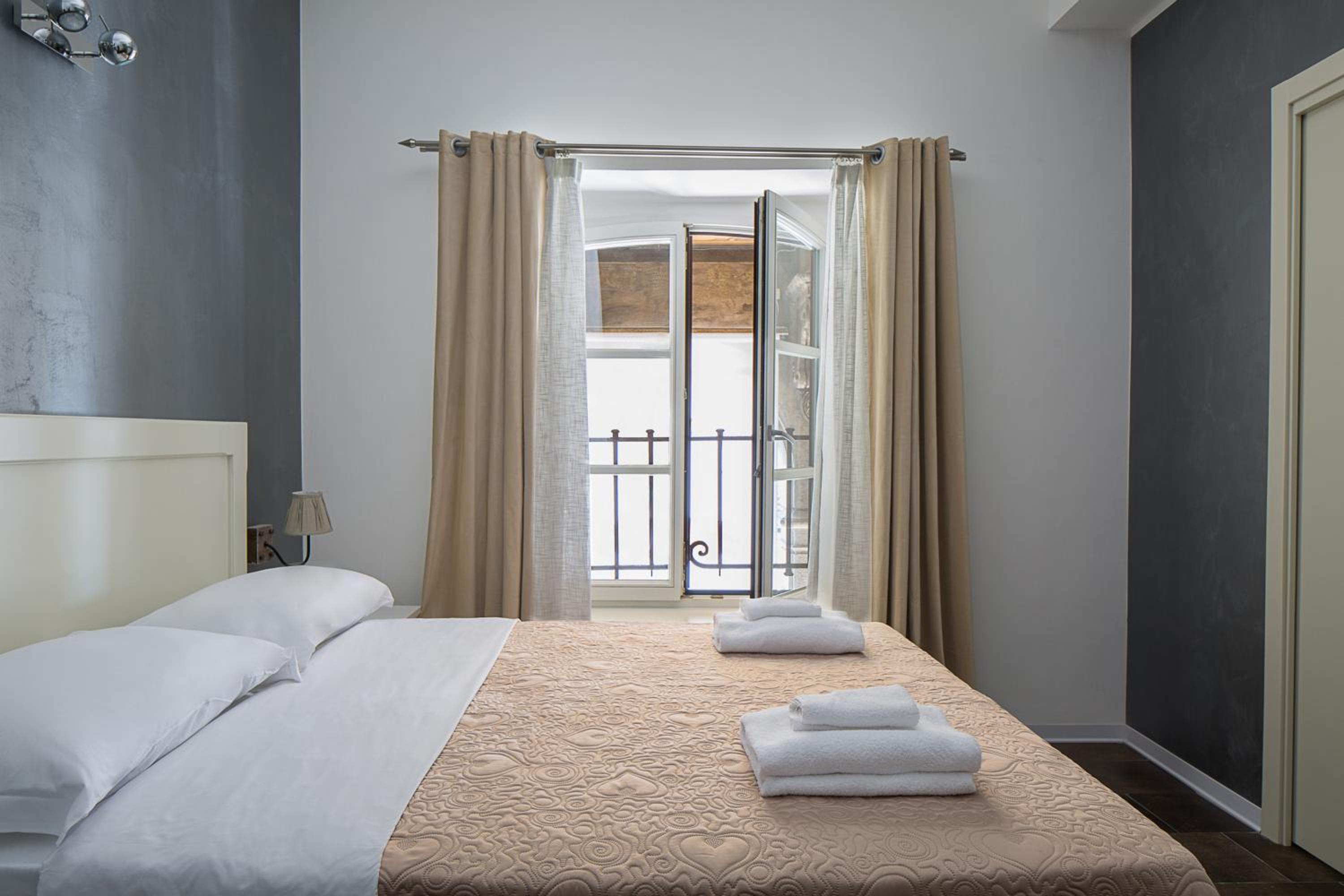Vela Rooms