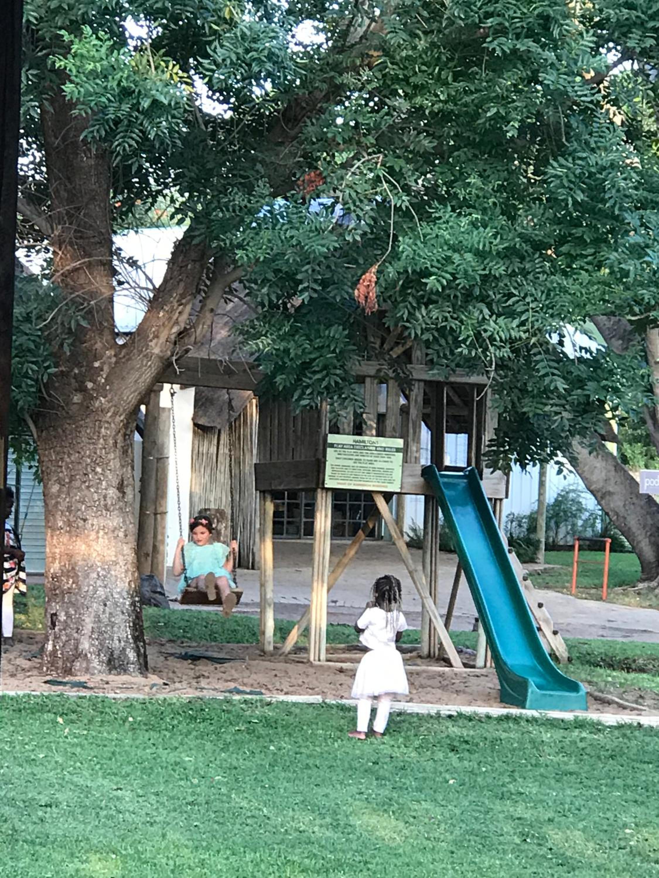 Hamiltons Lodge & Restaurant