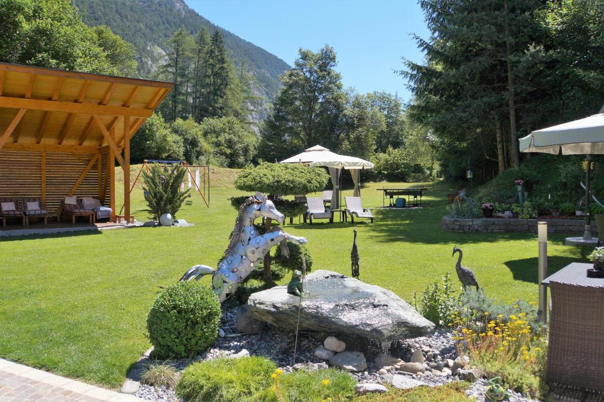 Gästehaus Almrausch, Ferienanlage mit Pool