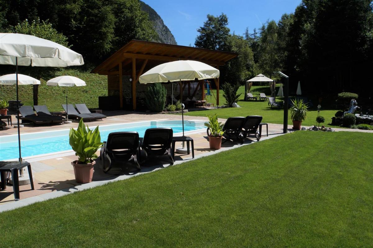 Gästehaus Almrausch, Ferienanlage mit Pool