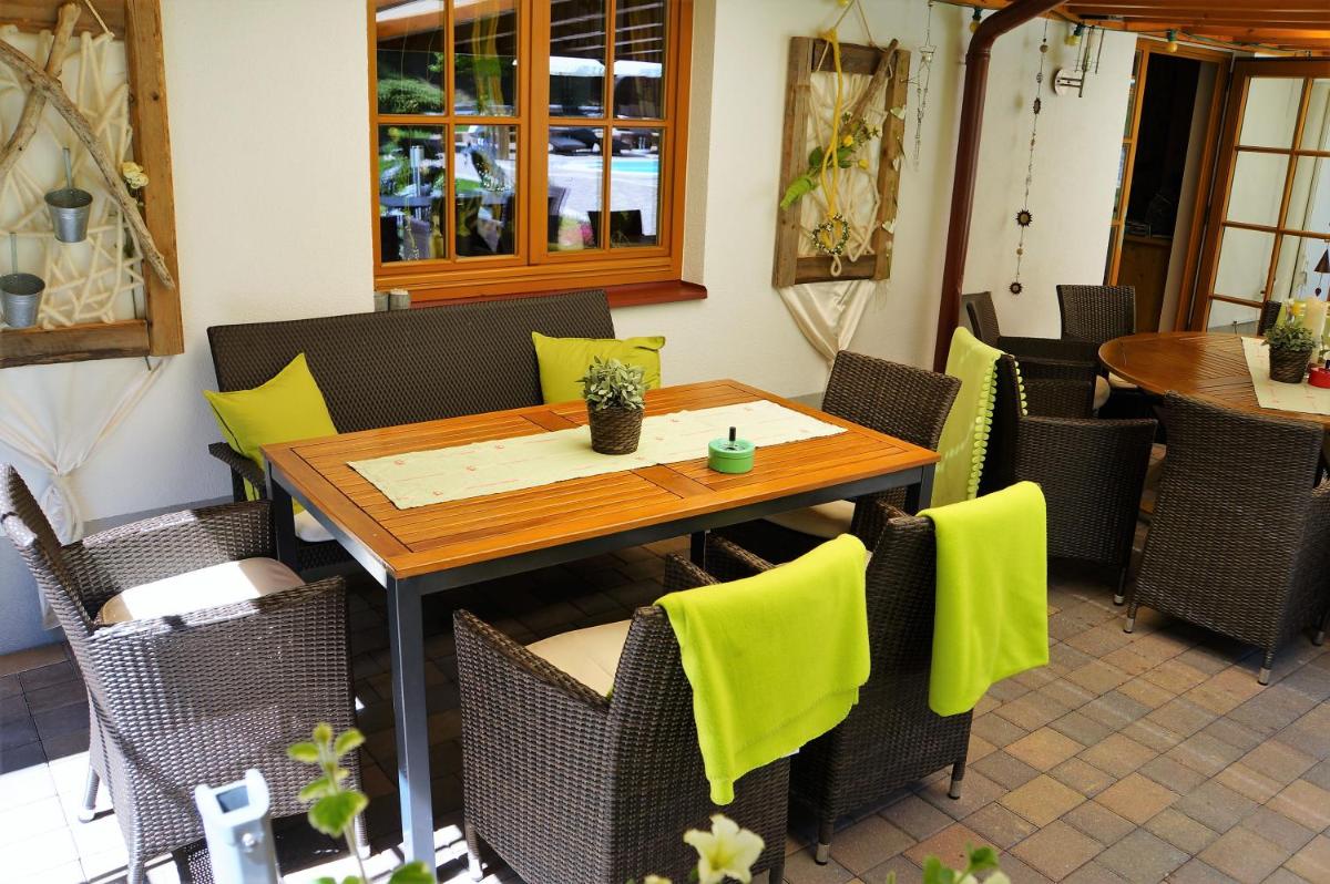Gästehaus Almrausch, Ferienanlage mit Pool