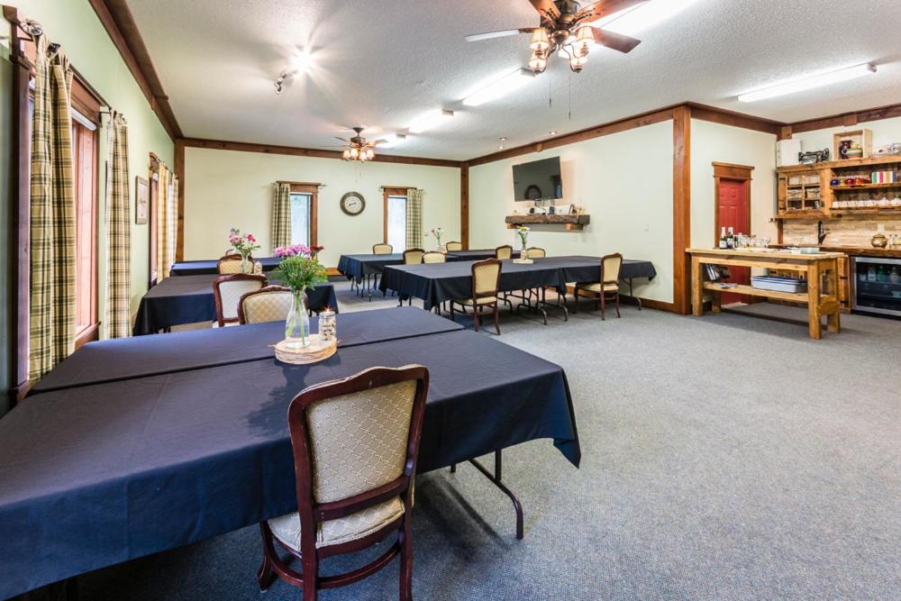 Rustlers Lodge