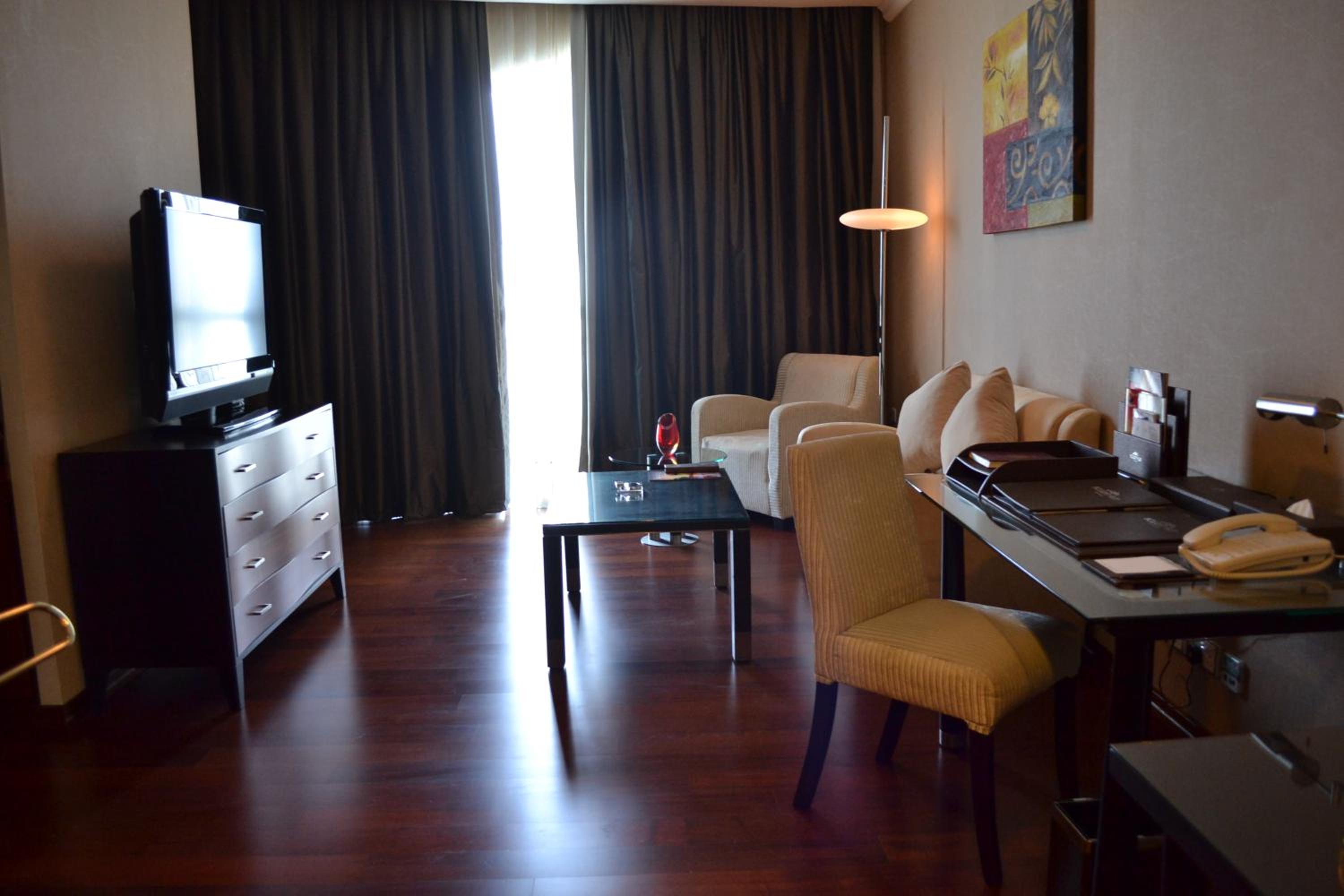 Holiday Villa Hotel & Residence City Centre Doha photo 34 of 43