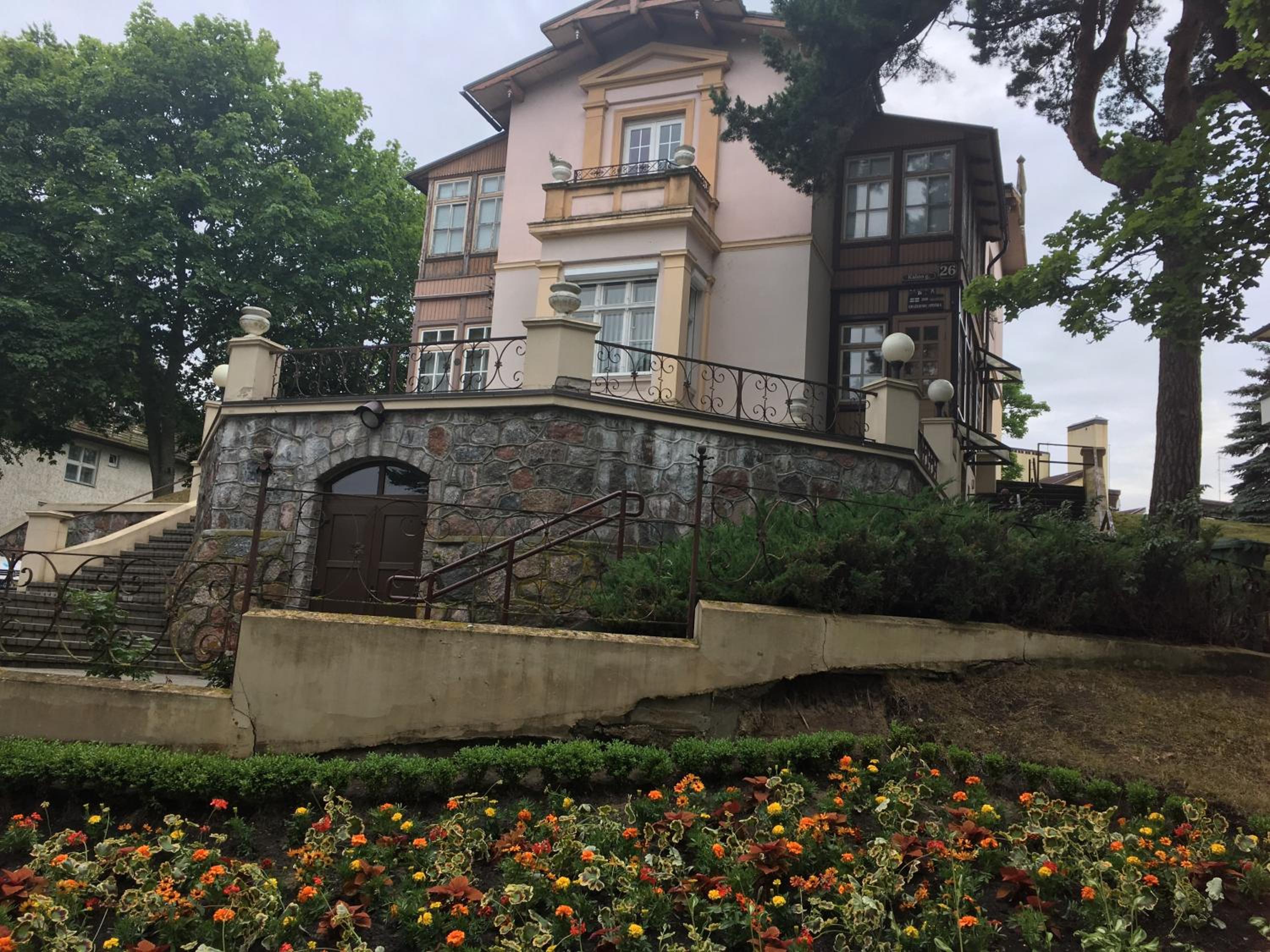 Photo 18