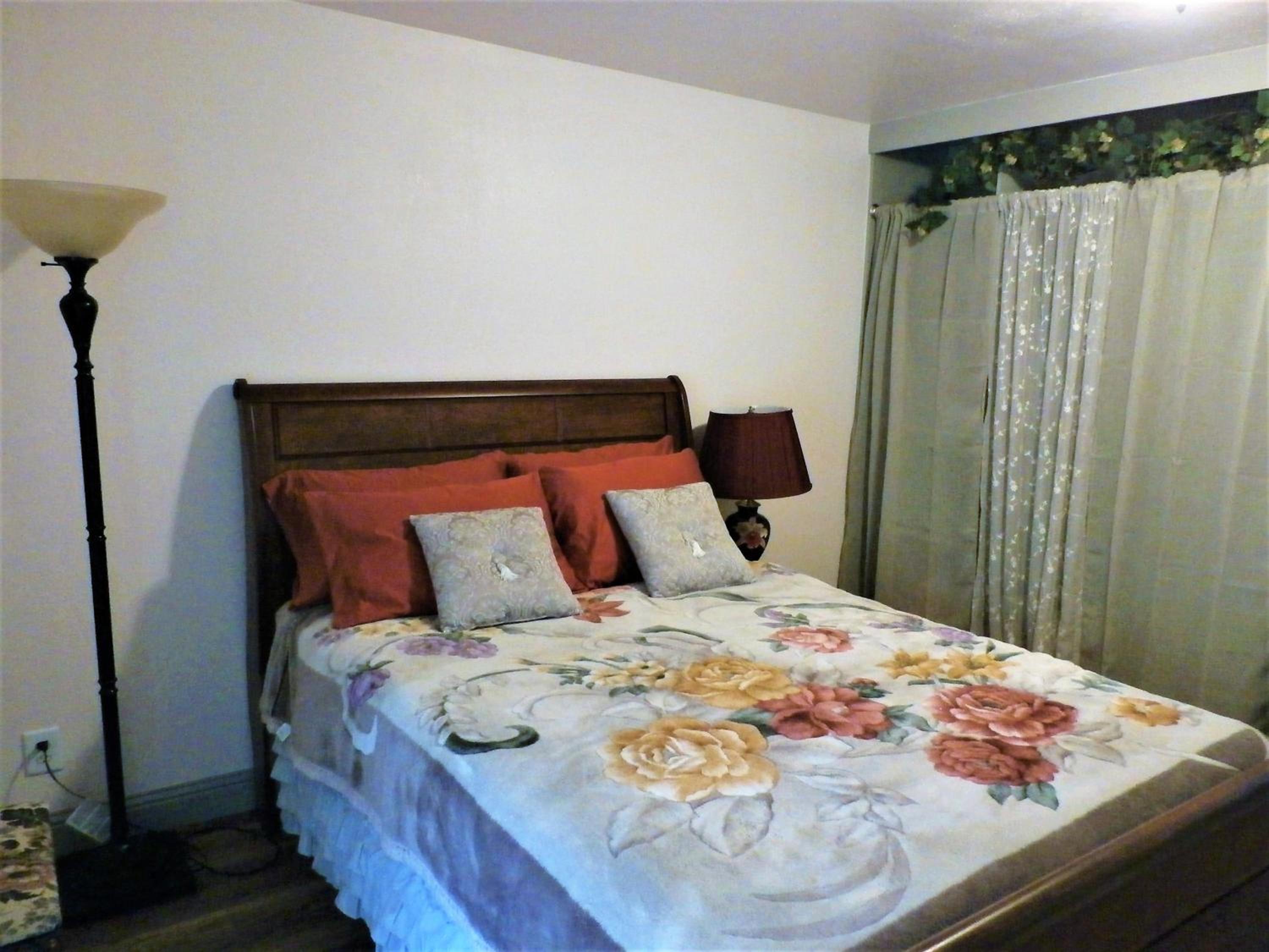NEW CHARMING 2 BEDROOMS UNIT CLOSE TO EVERYTHING view 4