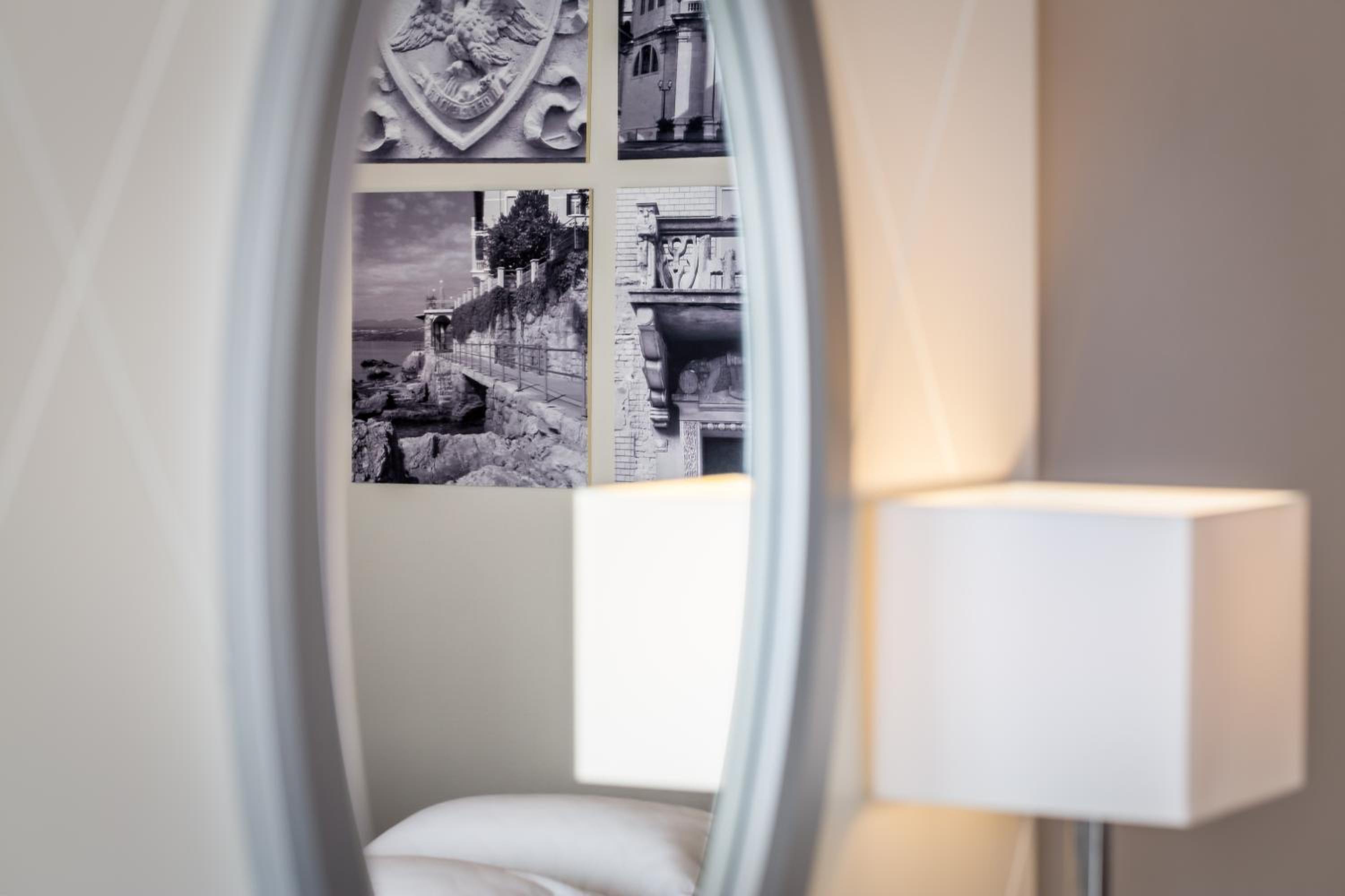 Apartments & Rooms Preelook