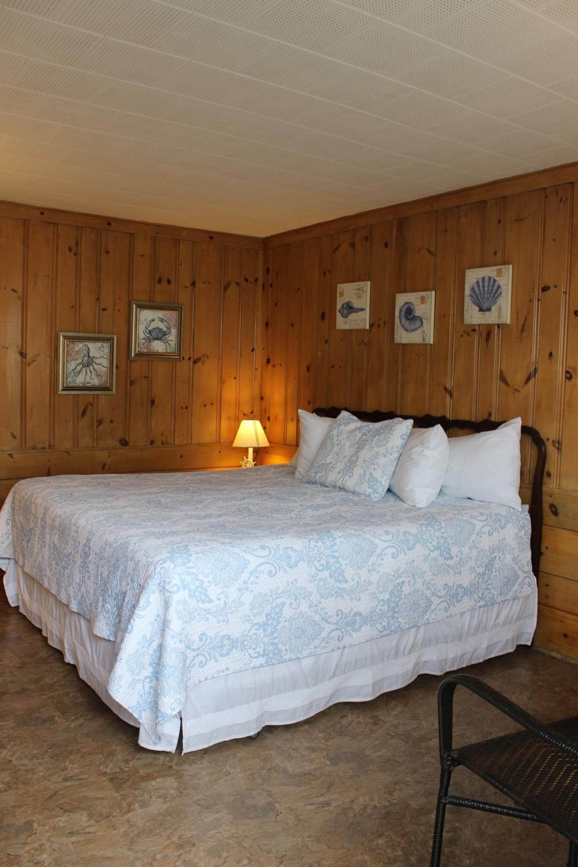 Town & Beach Motel