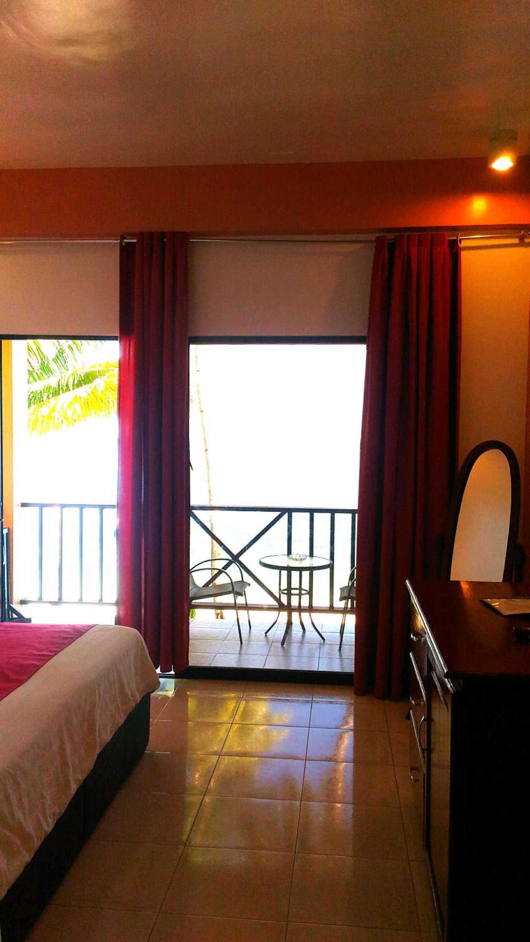Anda White Beach Resort