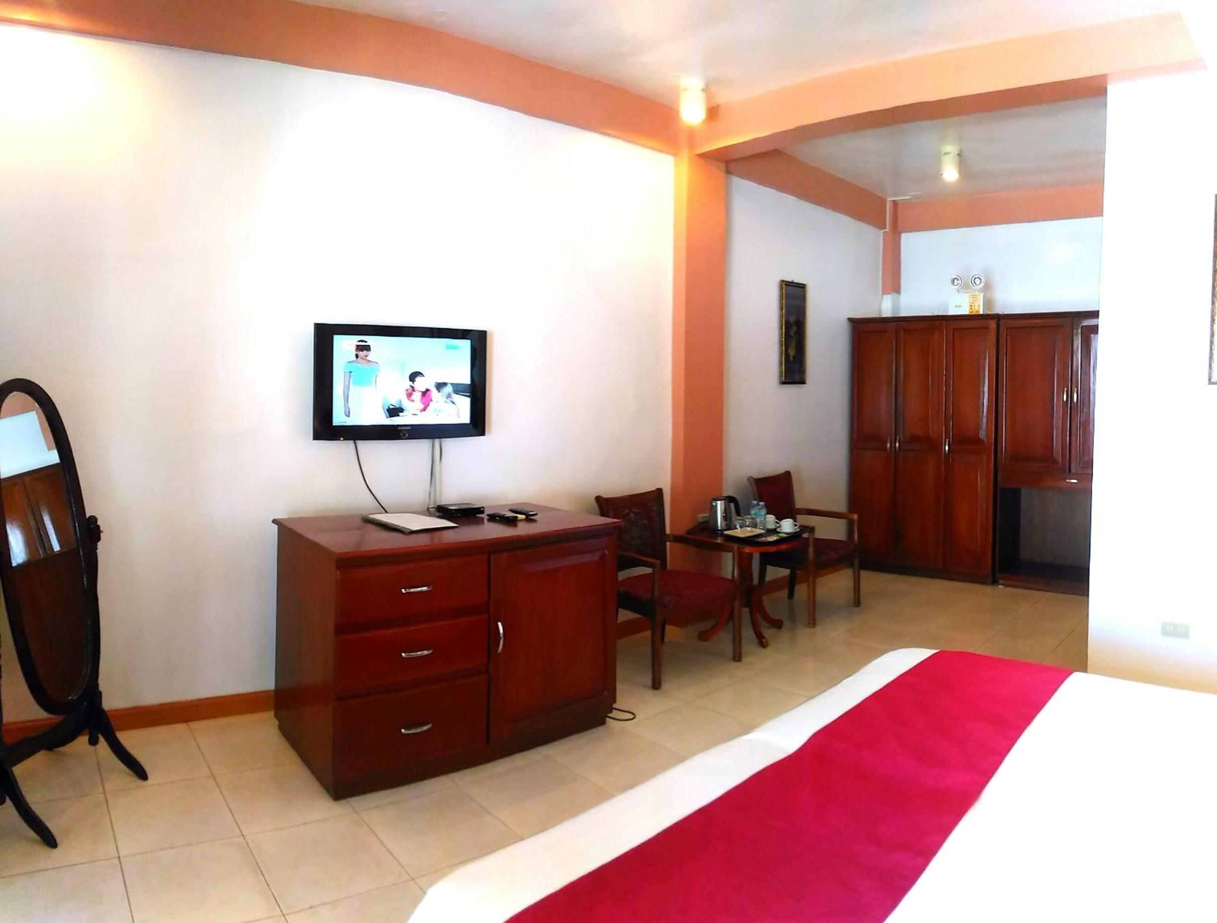 Anda White Beach Resort
