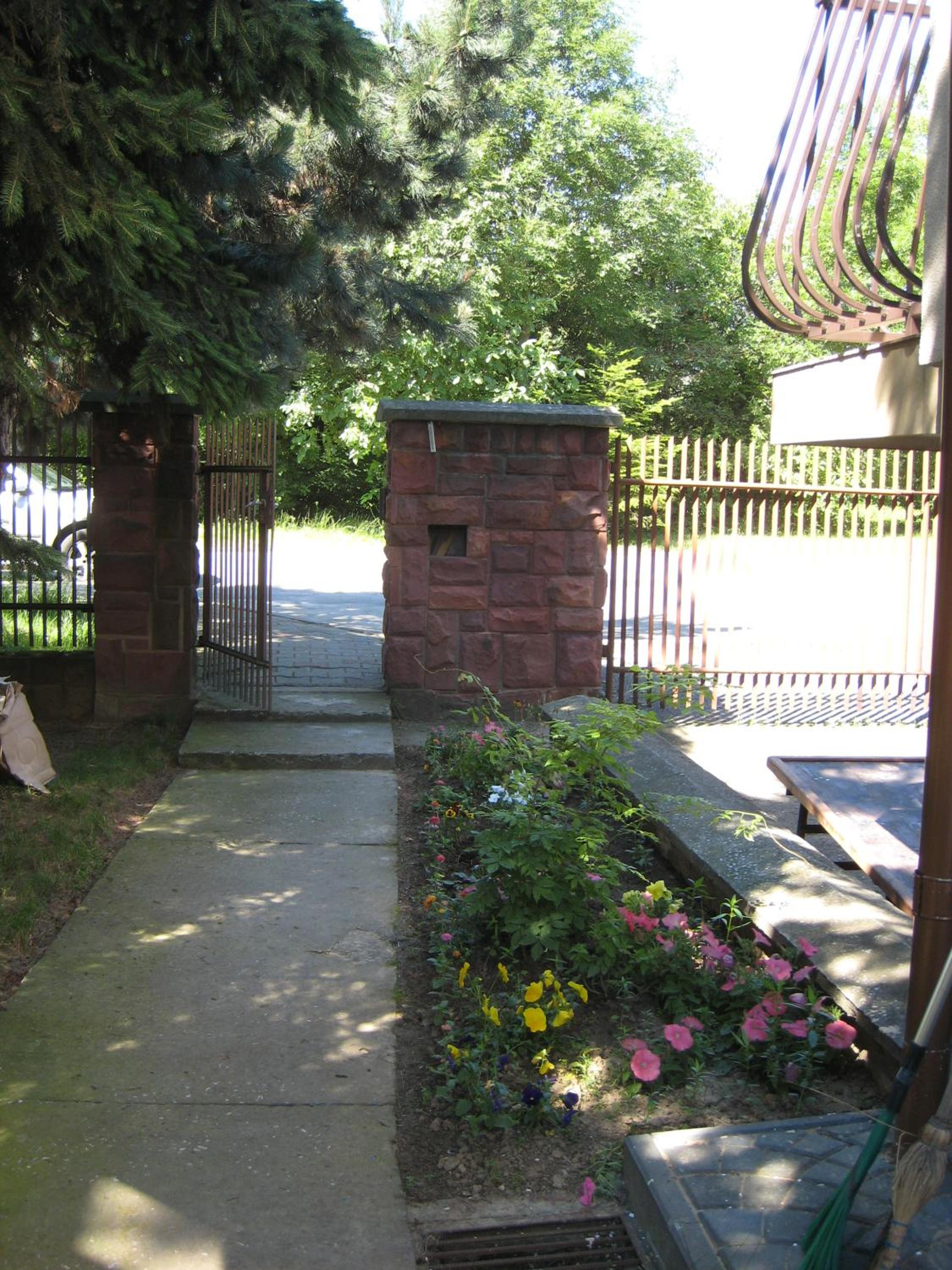 Photo 6