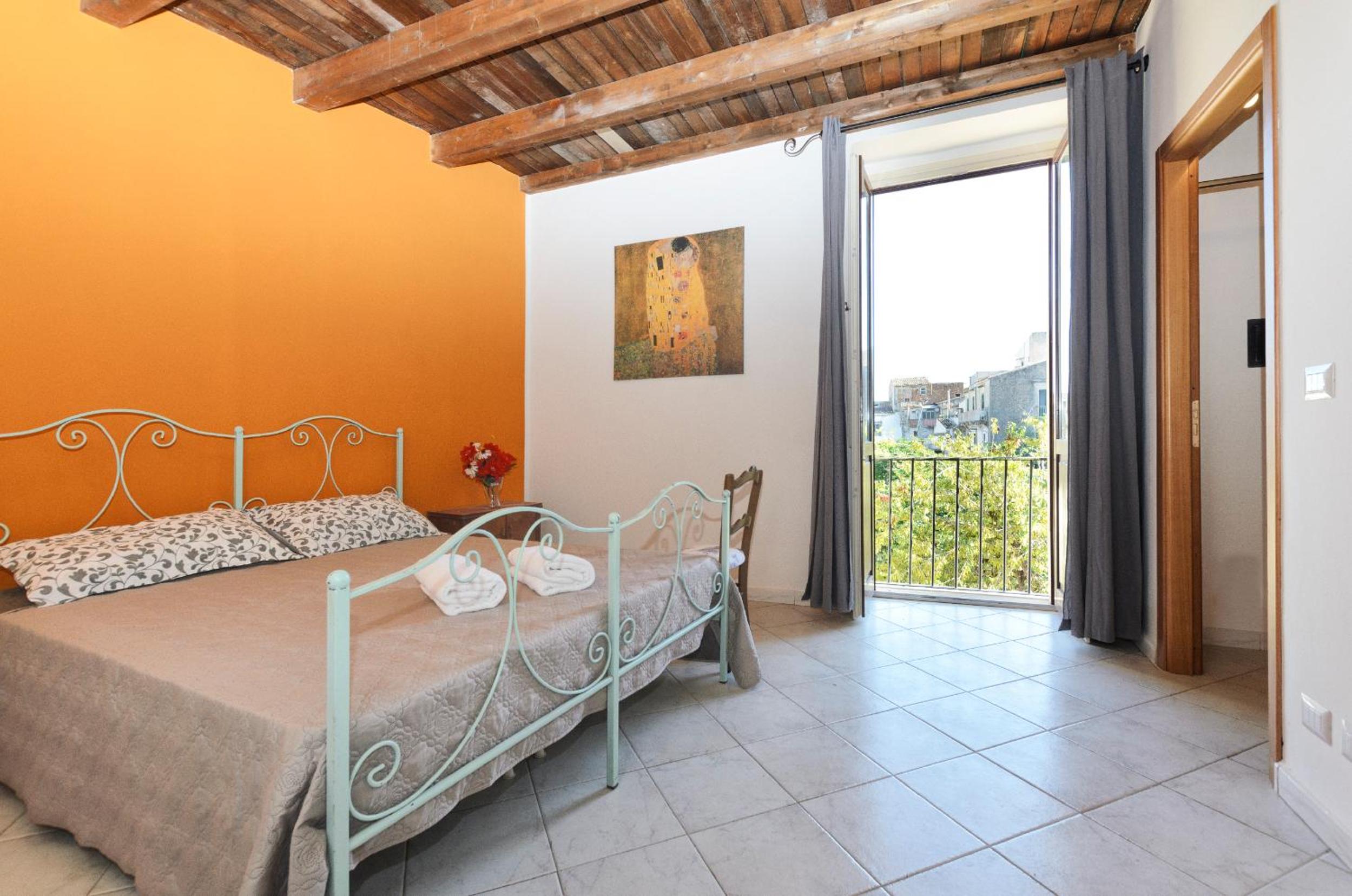 Noto Garden Holiday Home view 3