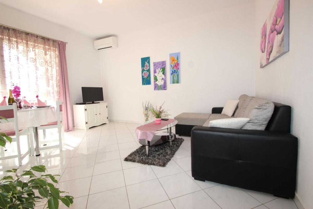 Apartments Ernesta view 2