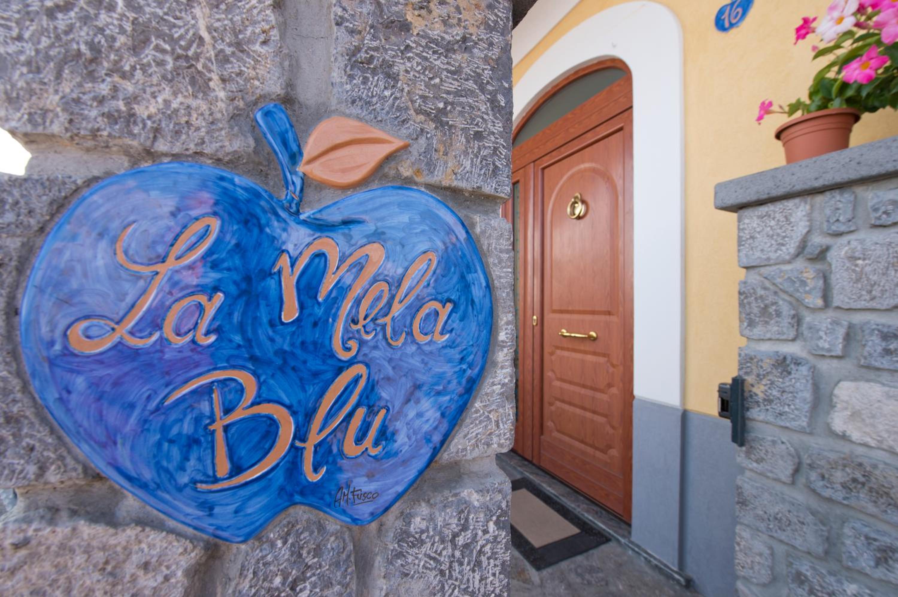 La Mela Blu