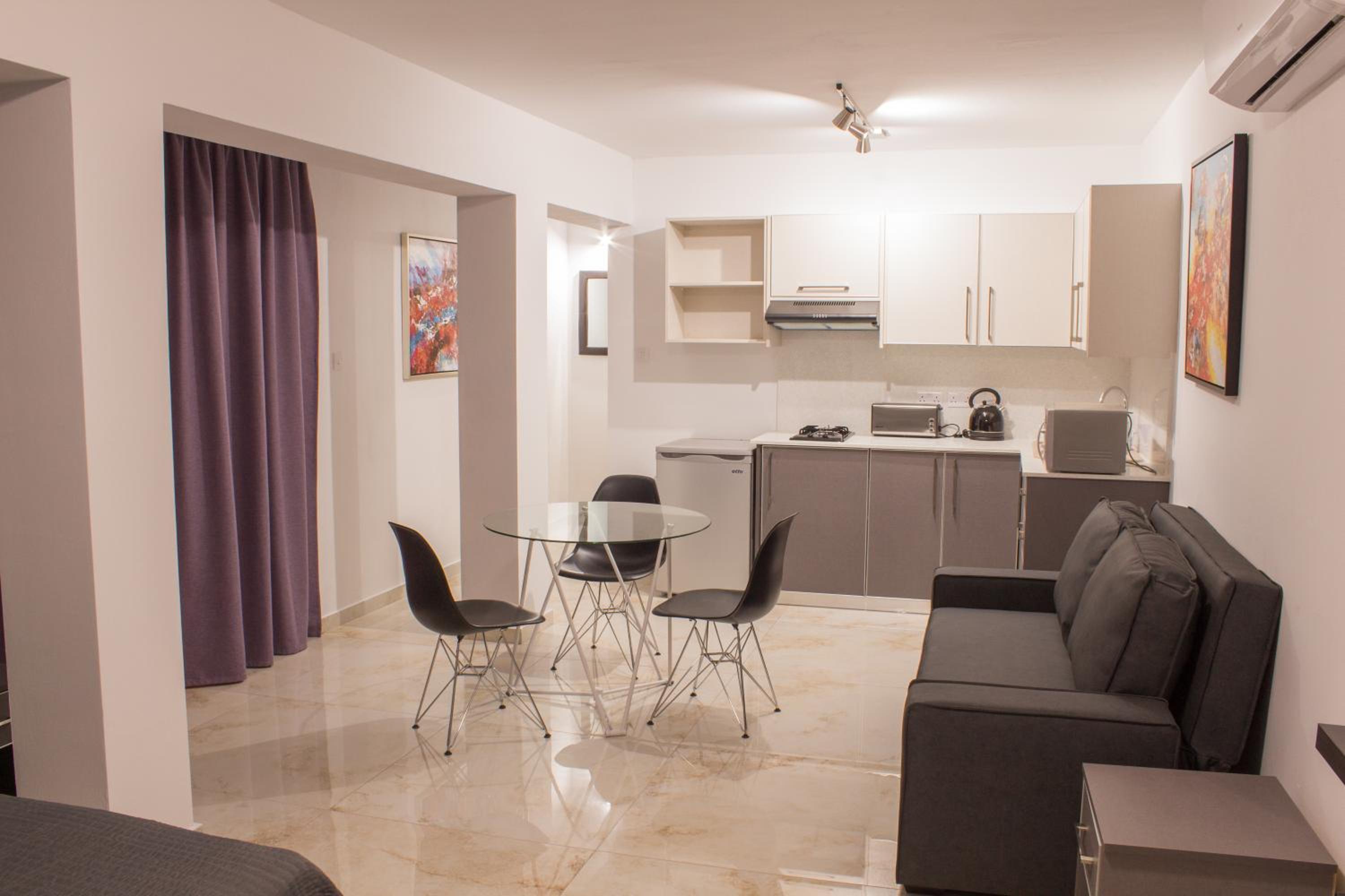 Makronissos Beach Studio
