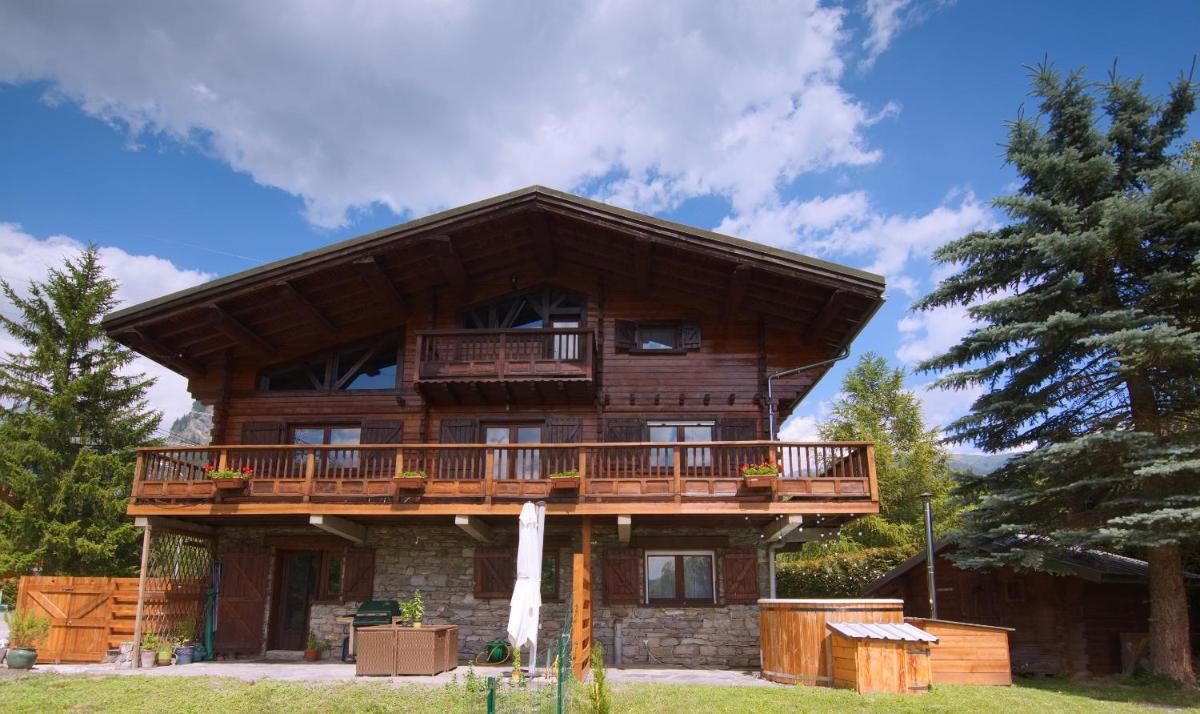 Chalet Des Sangliers view 3