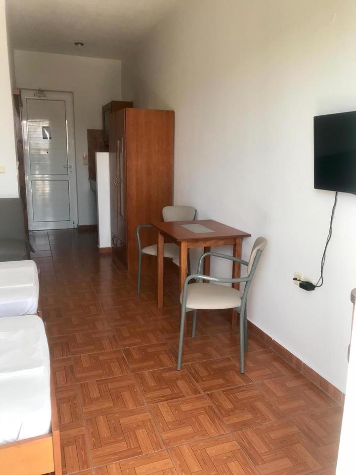 Kostas Studios