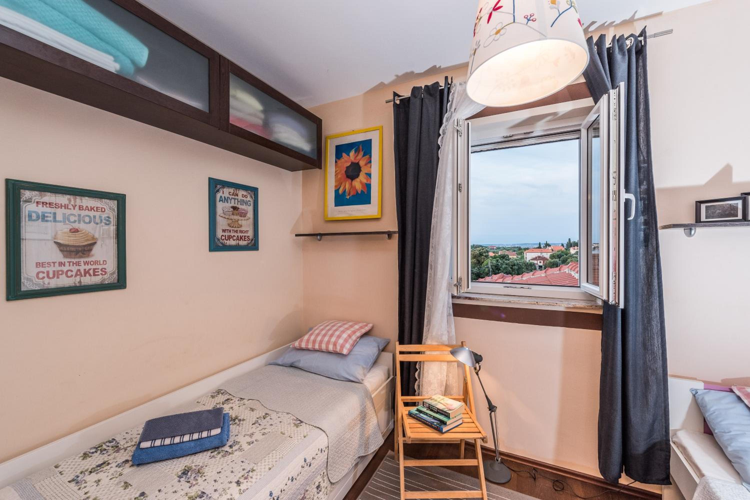 Photo 180