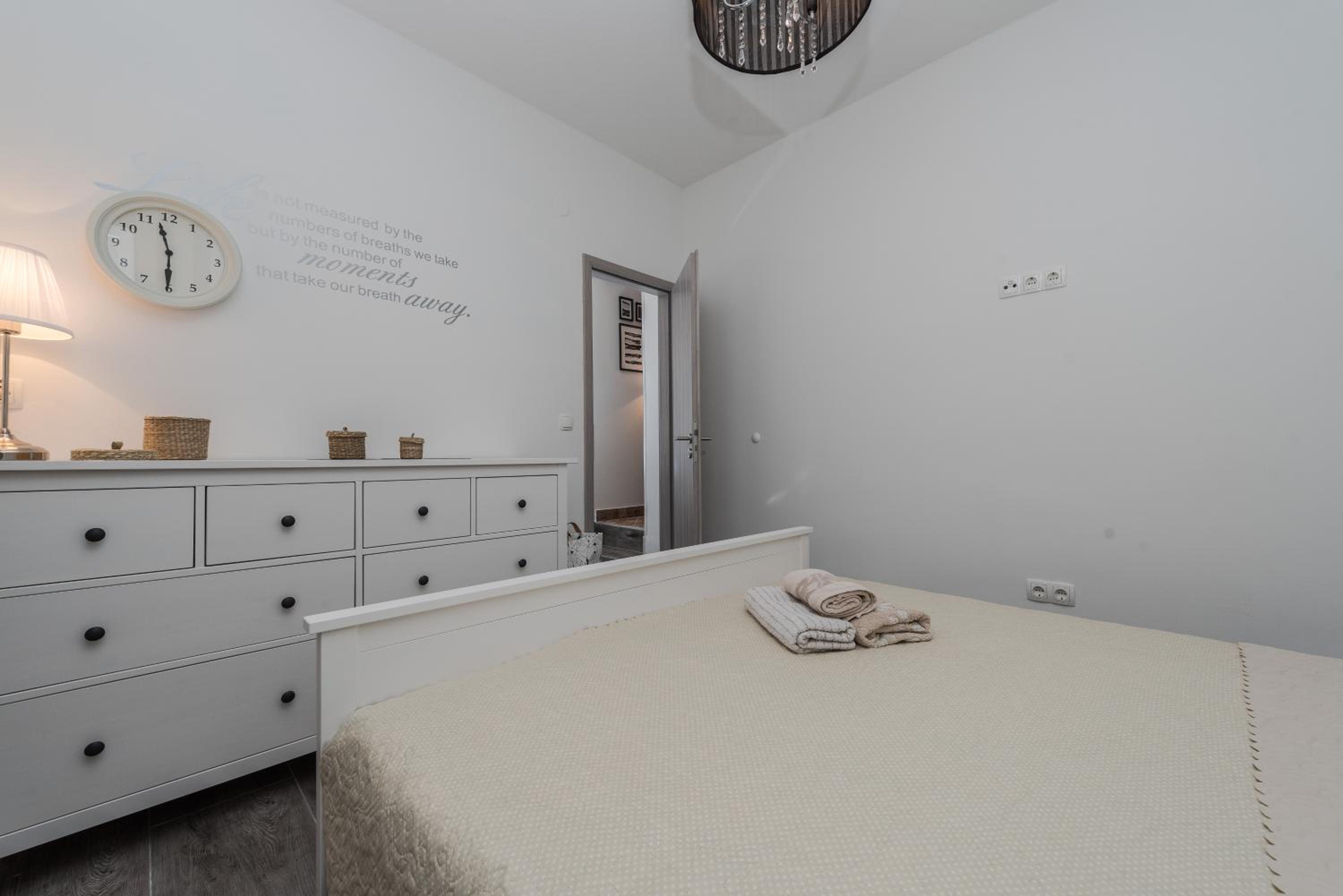 Apartments Jelavić view 5