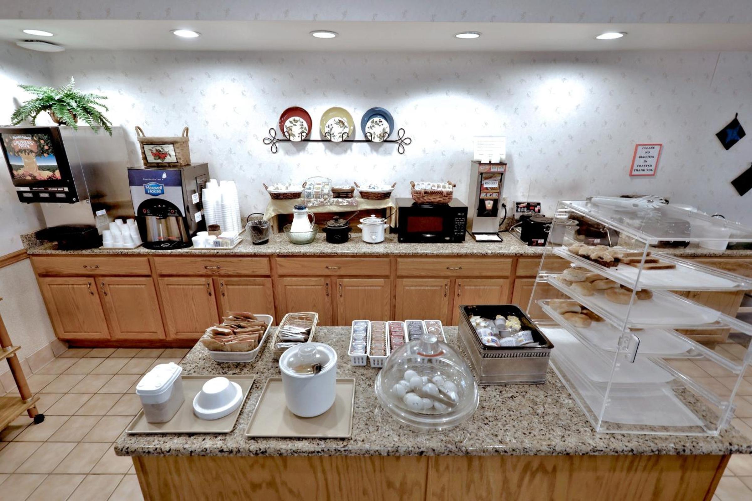 Lancaster Inn Suites - Property Image 41