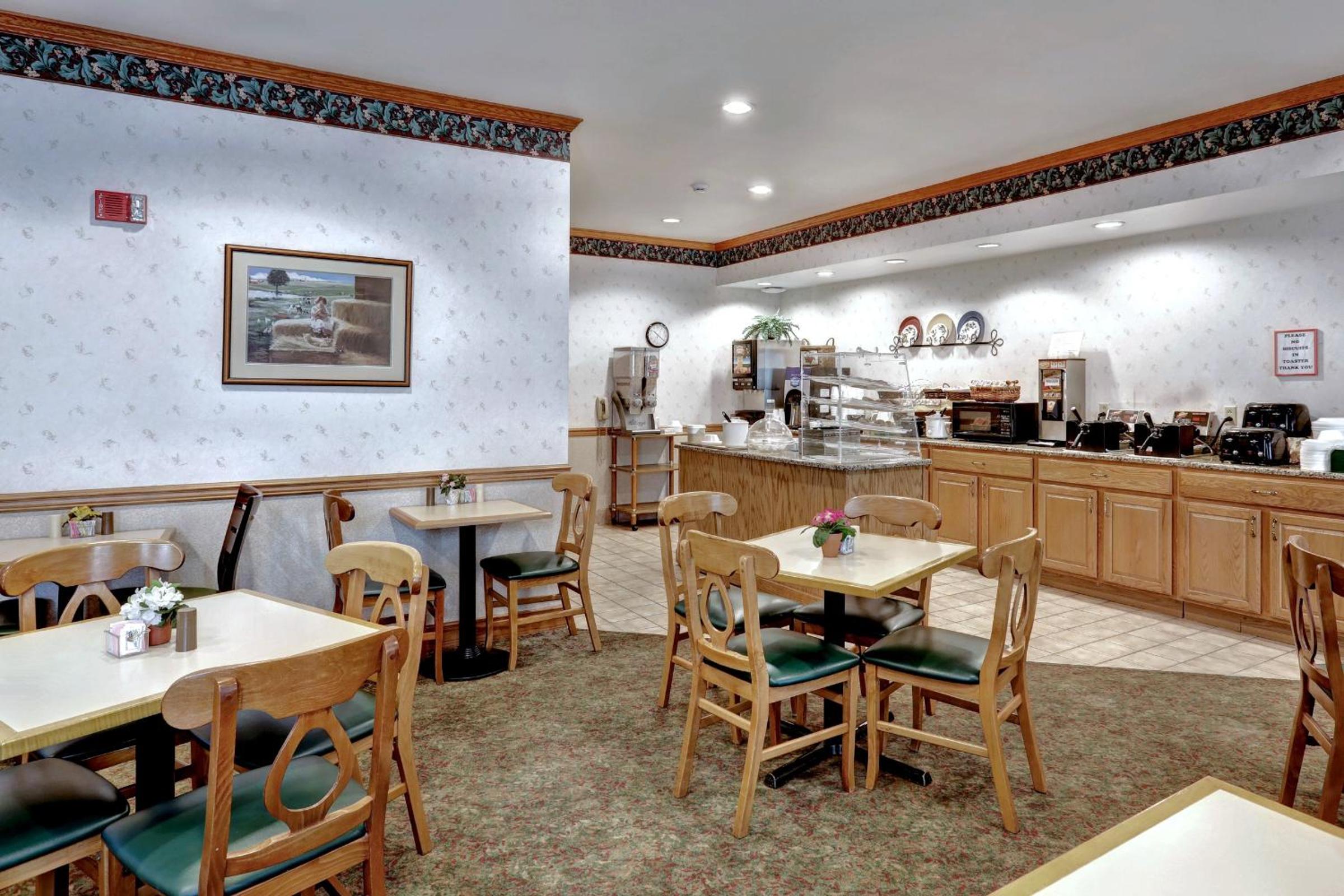 Lancaster Inn Suites - Property Image 37