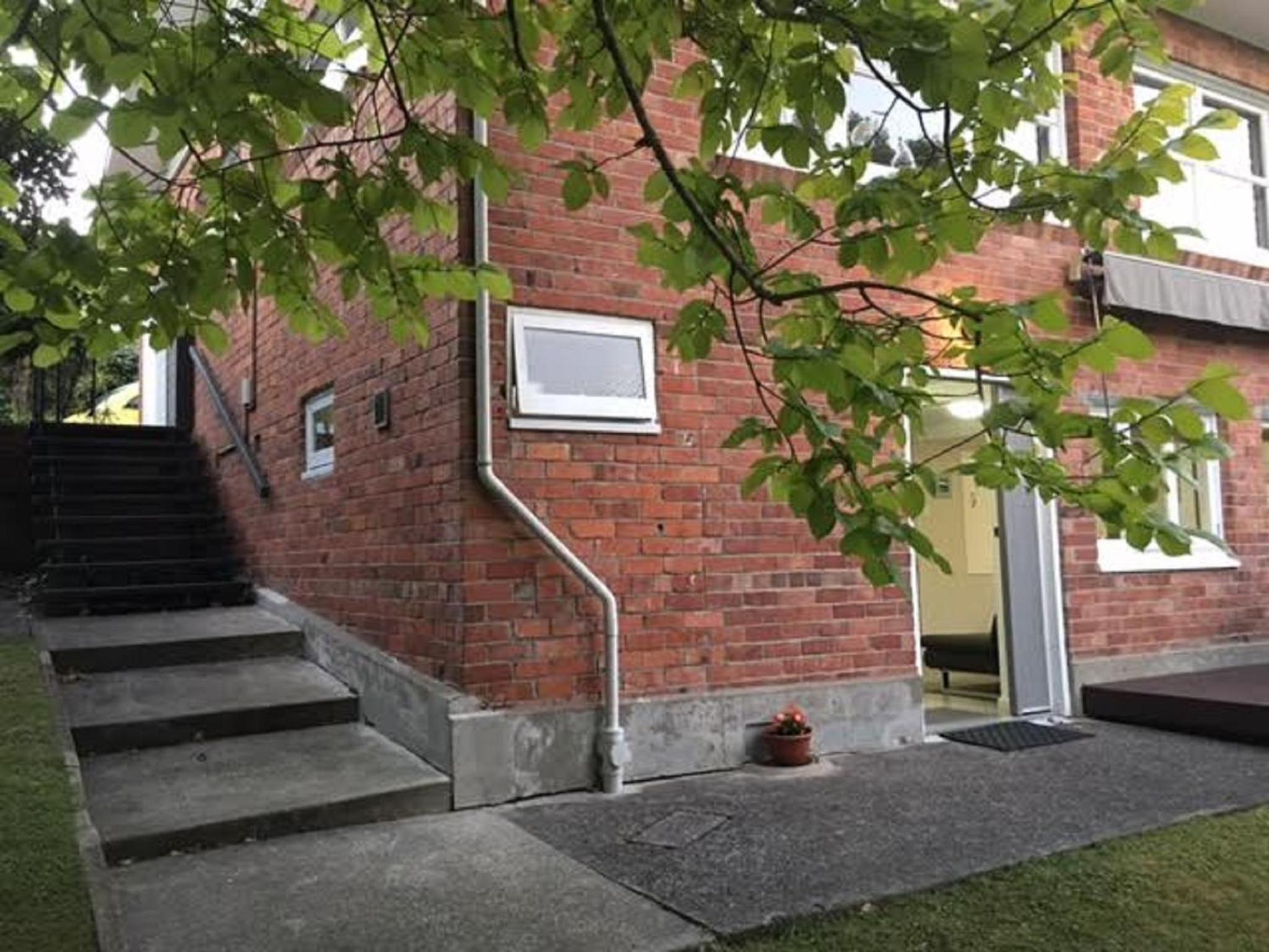 Whitby Studio - Mairangi Bay Beach - Image 4