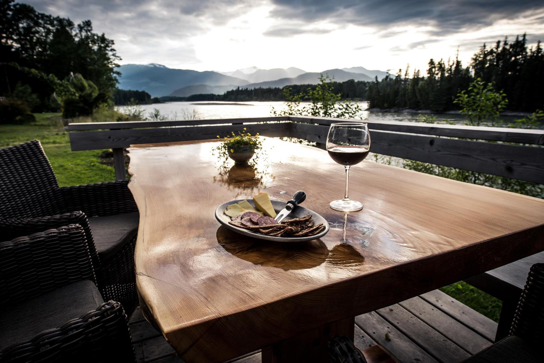Skeena River House Bed & Breakfast - Image 5